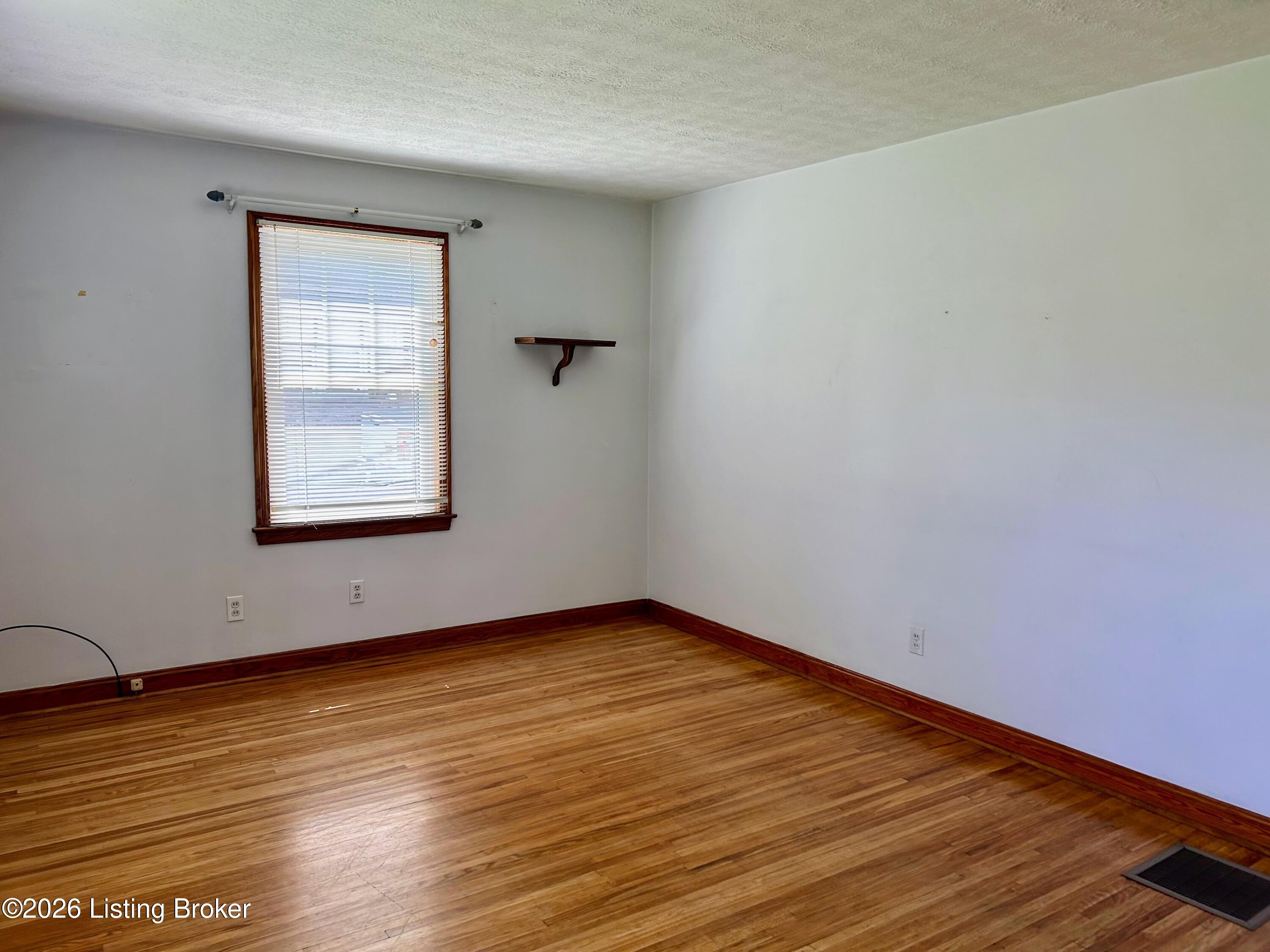 214 S Lillian Way