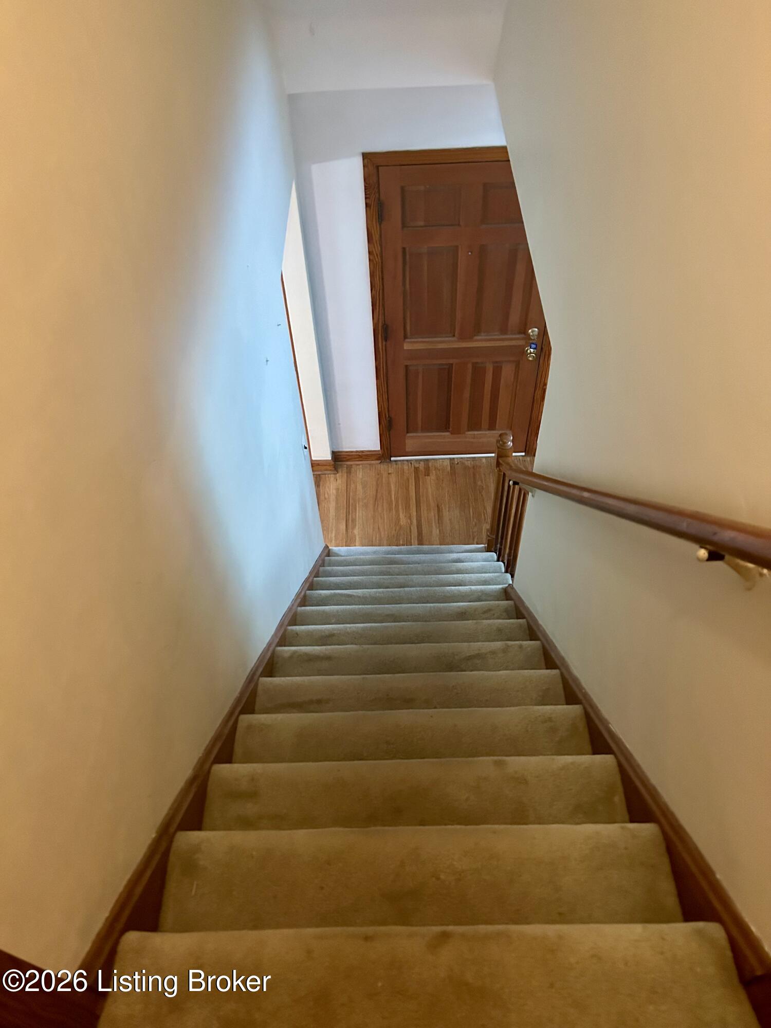 214 S Lillian Way