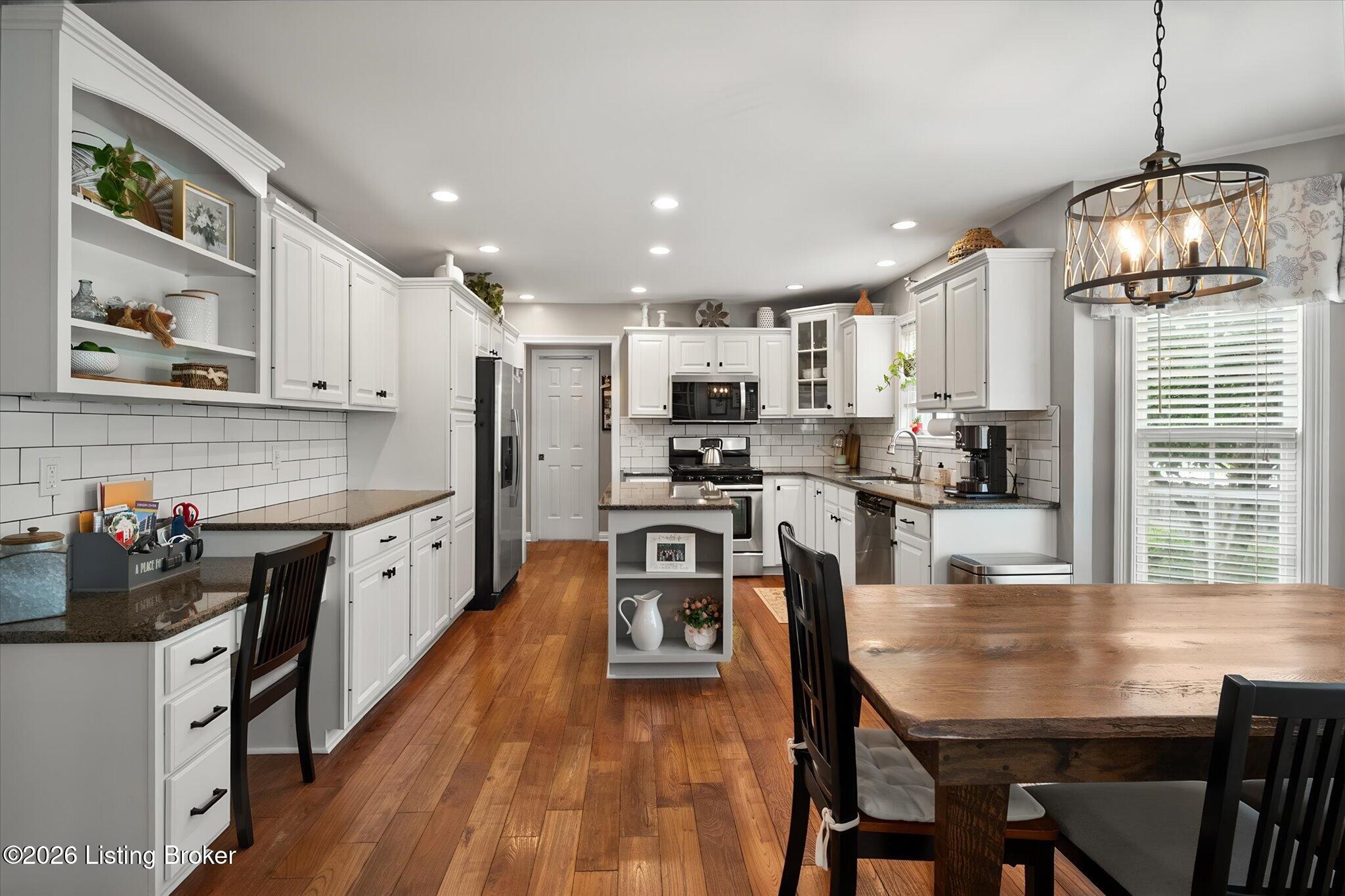 5602 Sundrop Pl