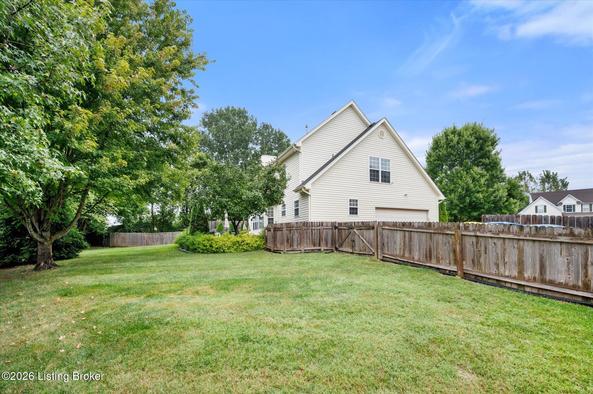 5602 Sundrop Pl