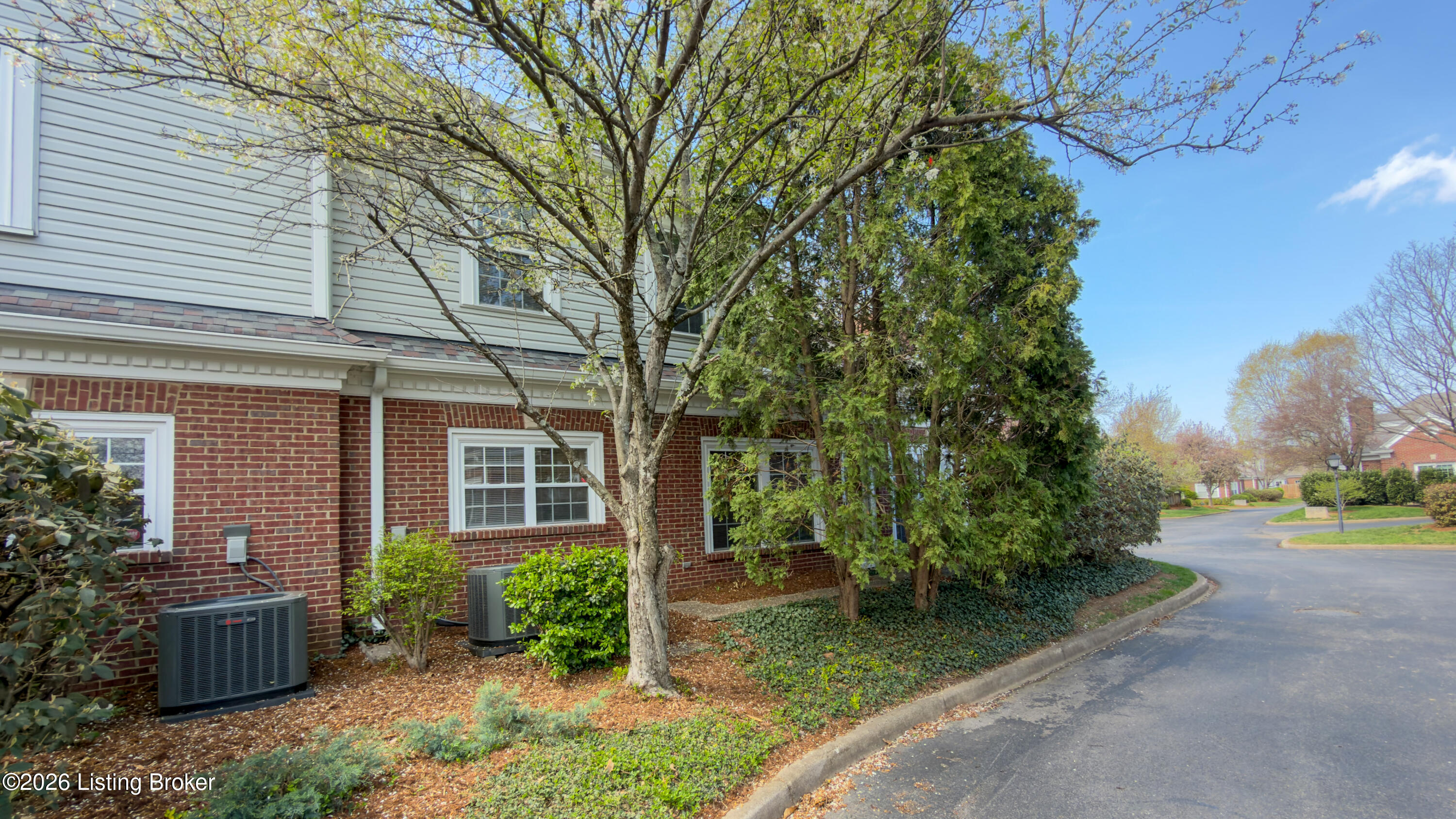 5943 Ashwood Bluff Dr