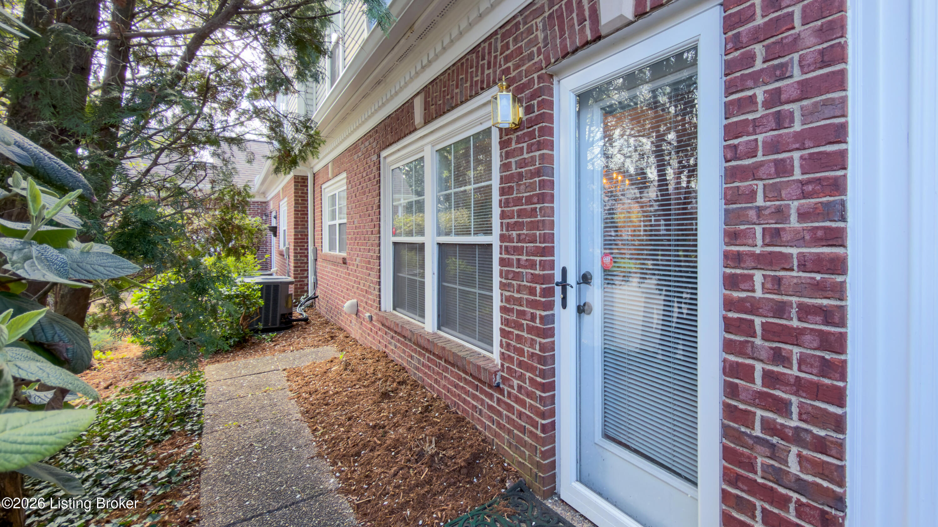 5943 Ashwood Bluff Dr