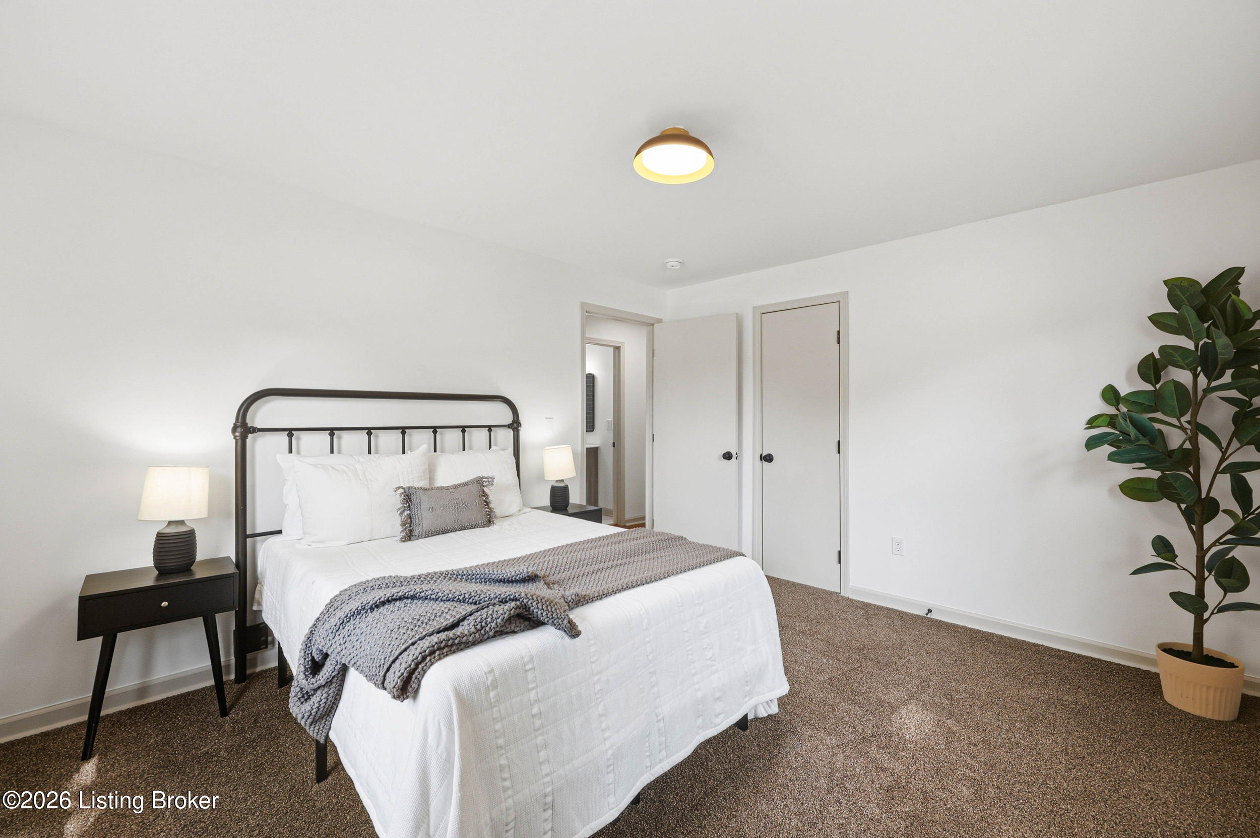 2413 Donna Rd