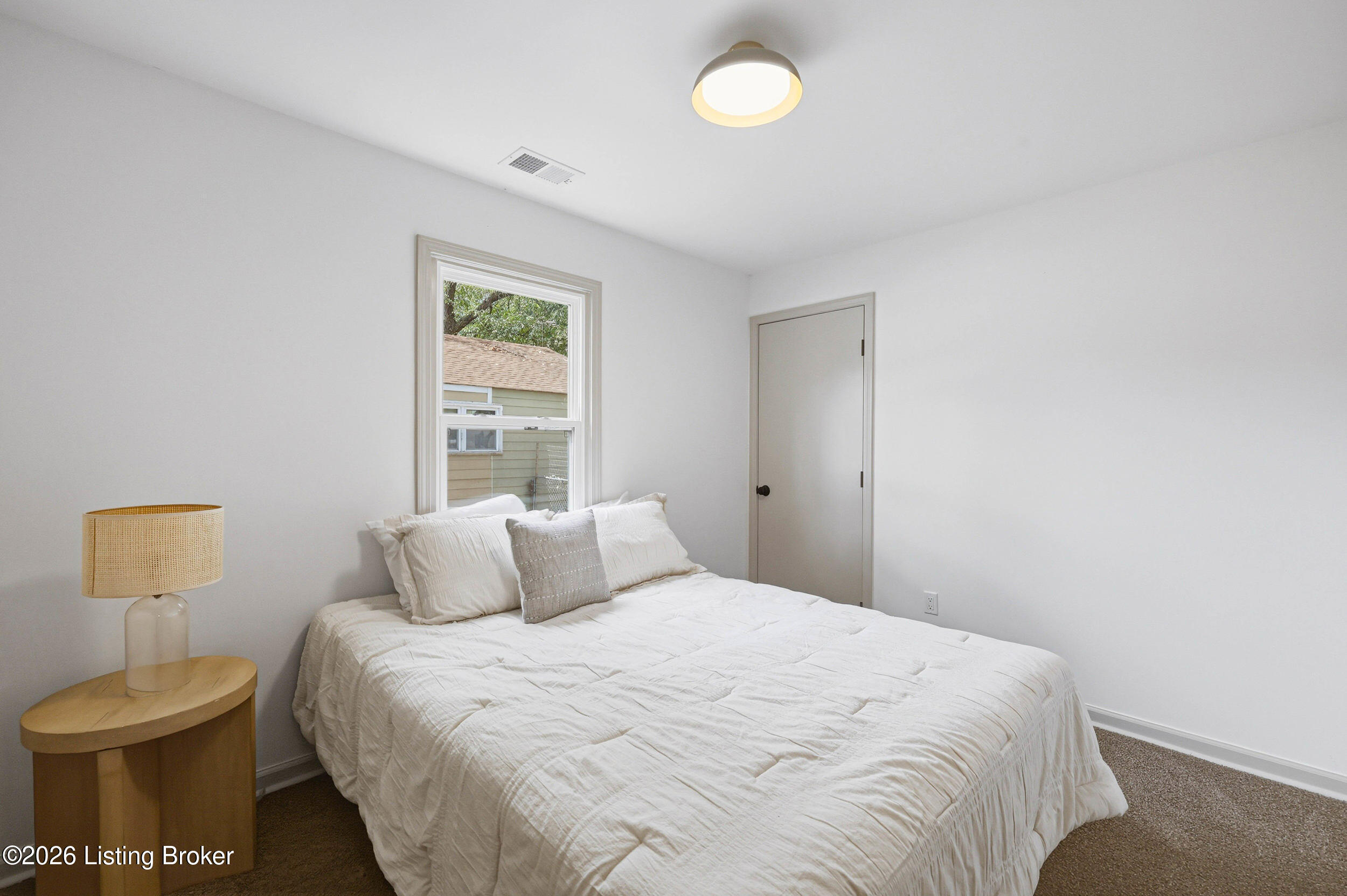 2413 Donna Rd