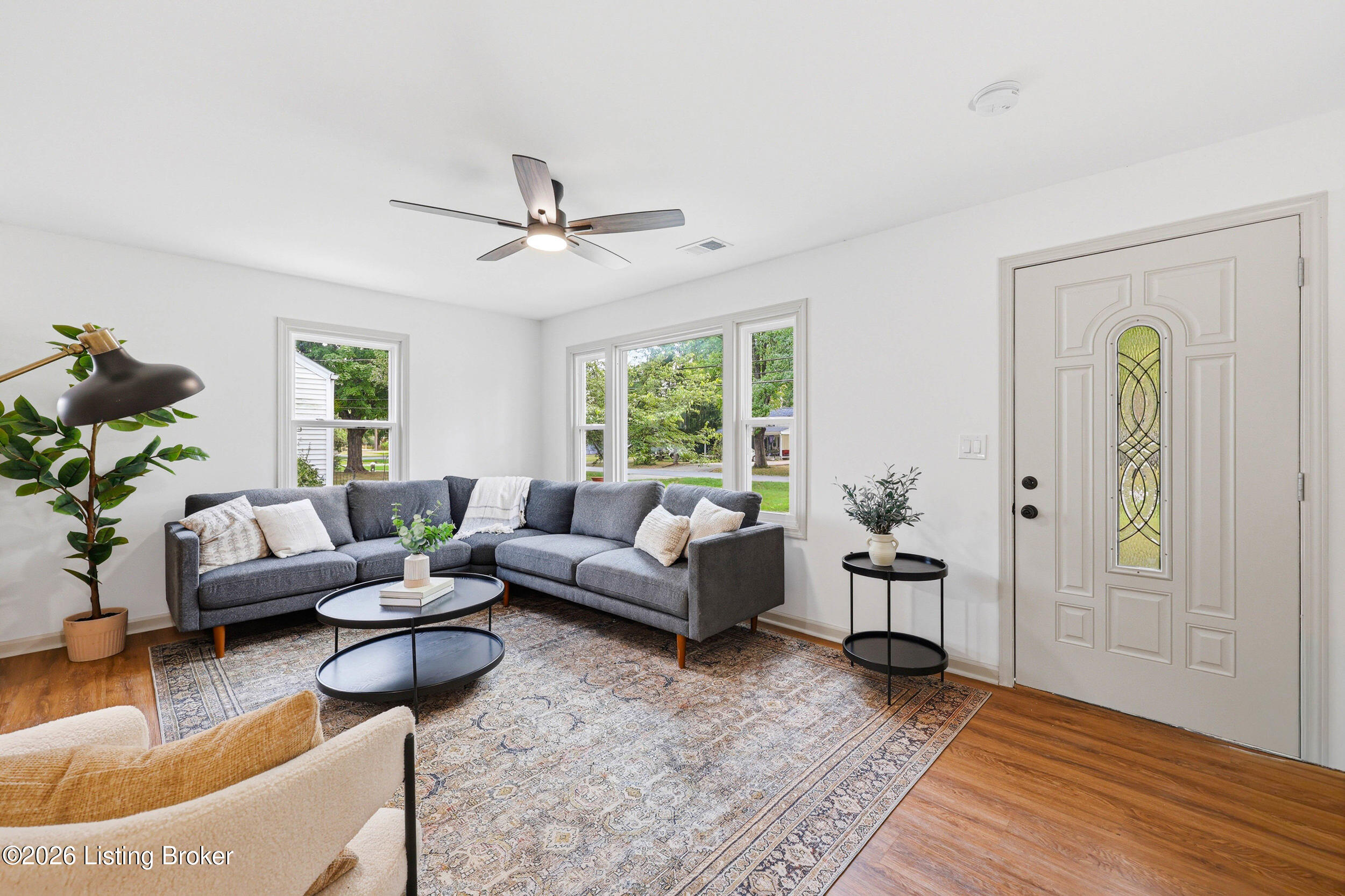 2413 Donna Rd