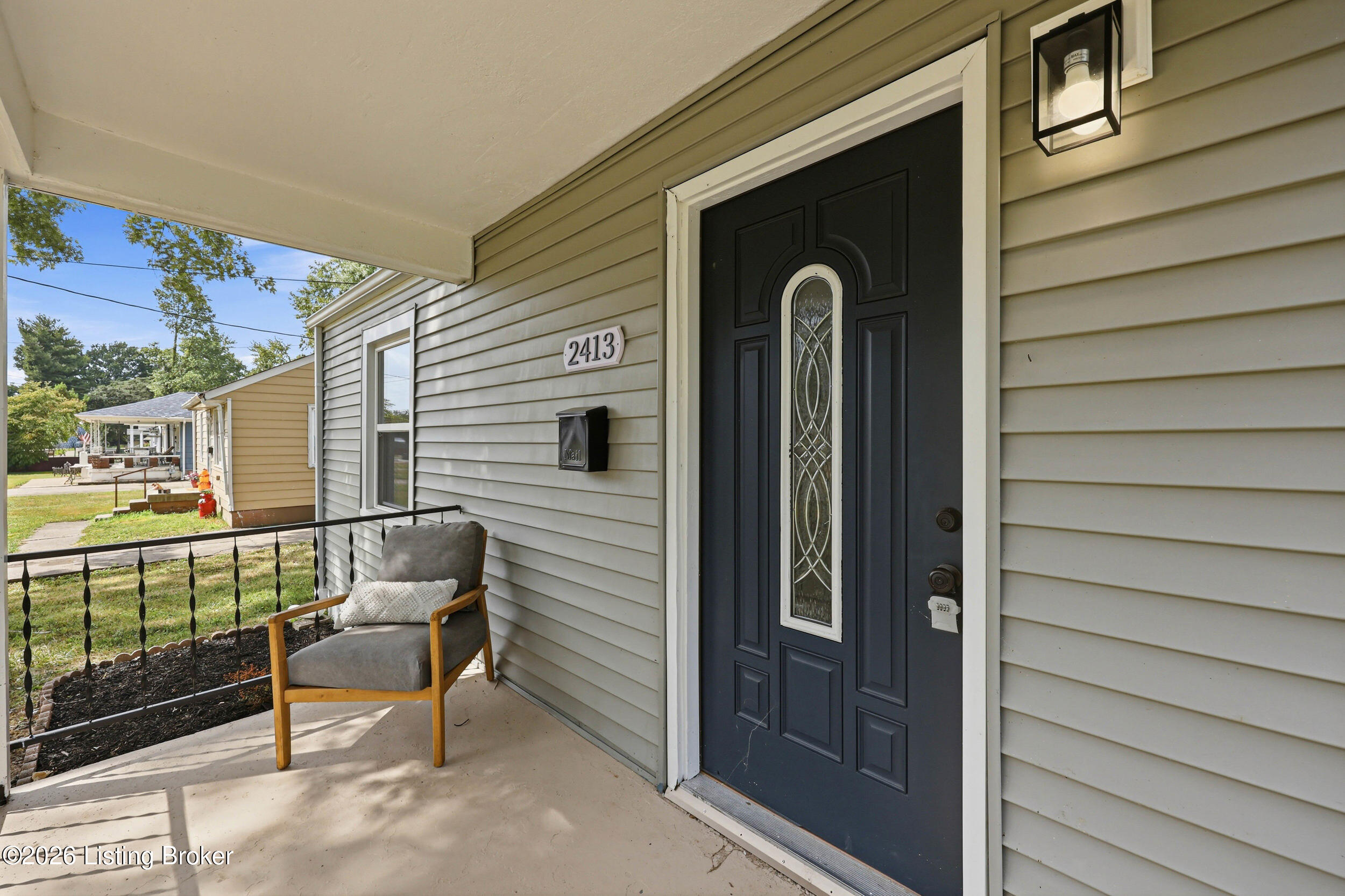 2413 Donna Rd