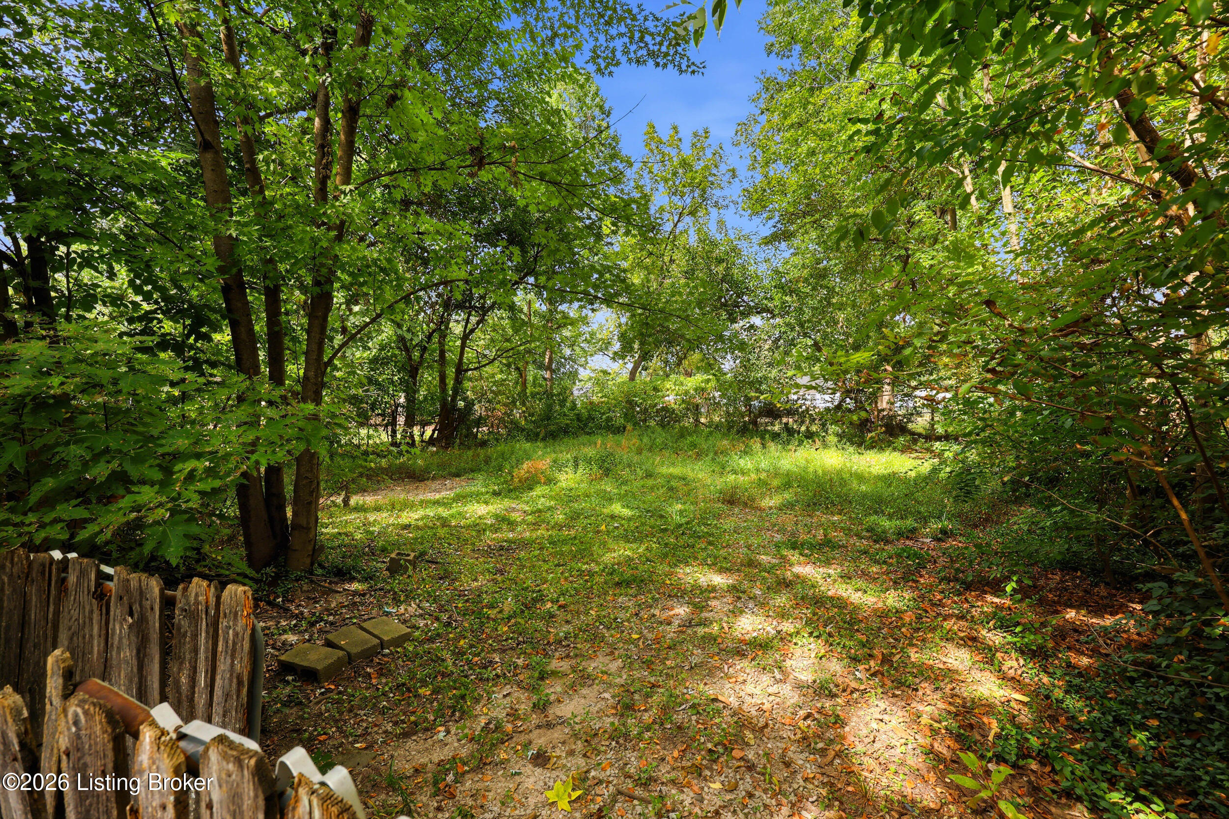2413 Donna Rd