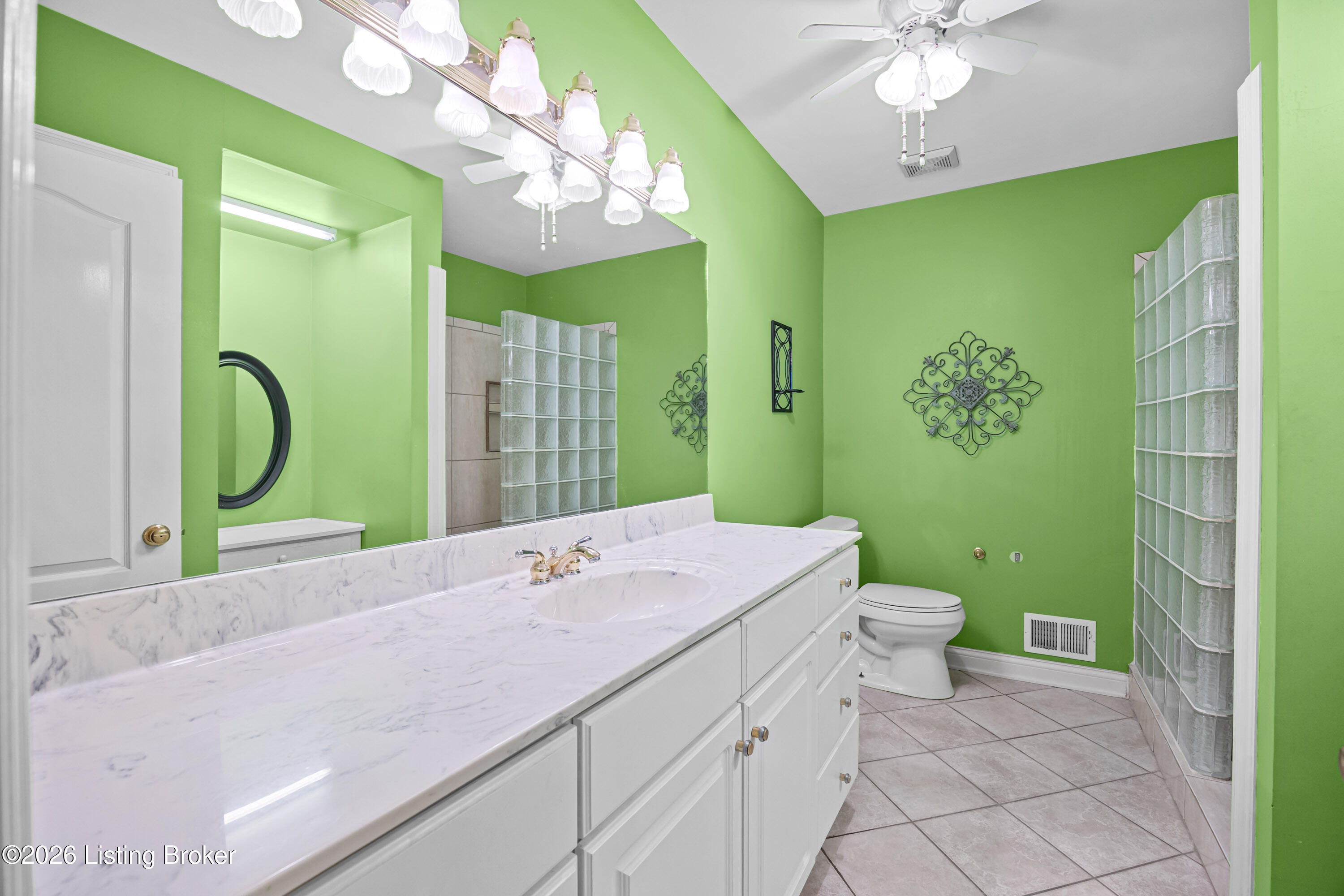 110 Ashton Ct