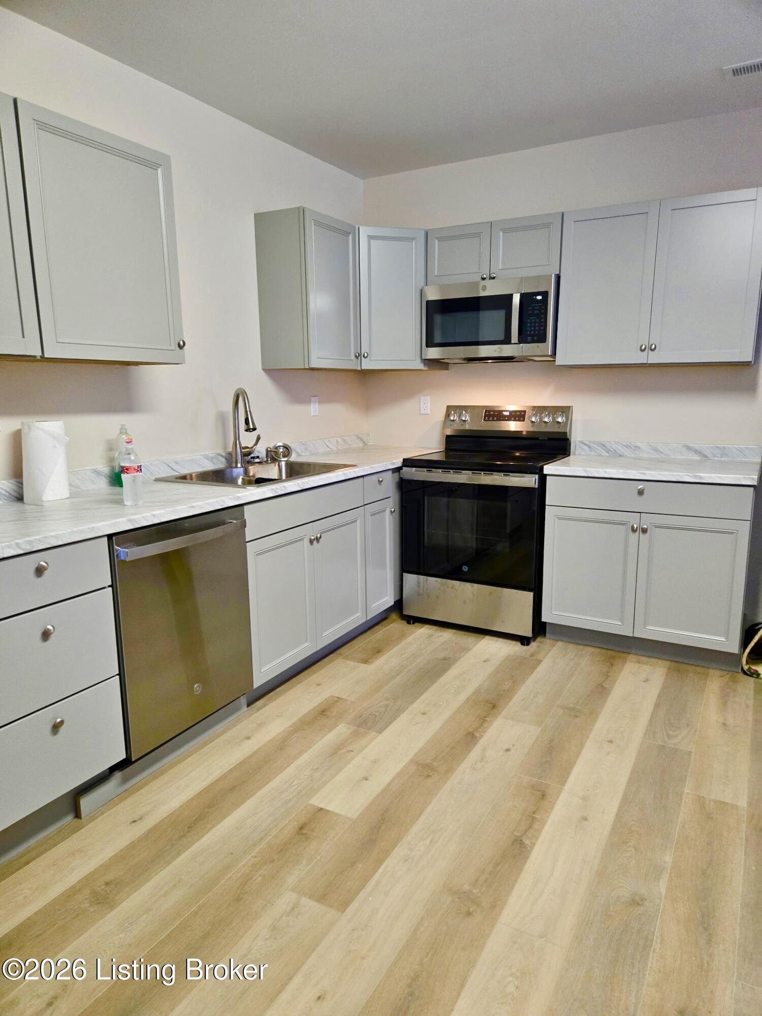2220 Griffiths Ave