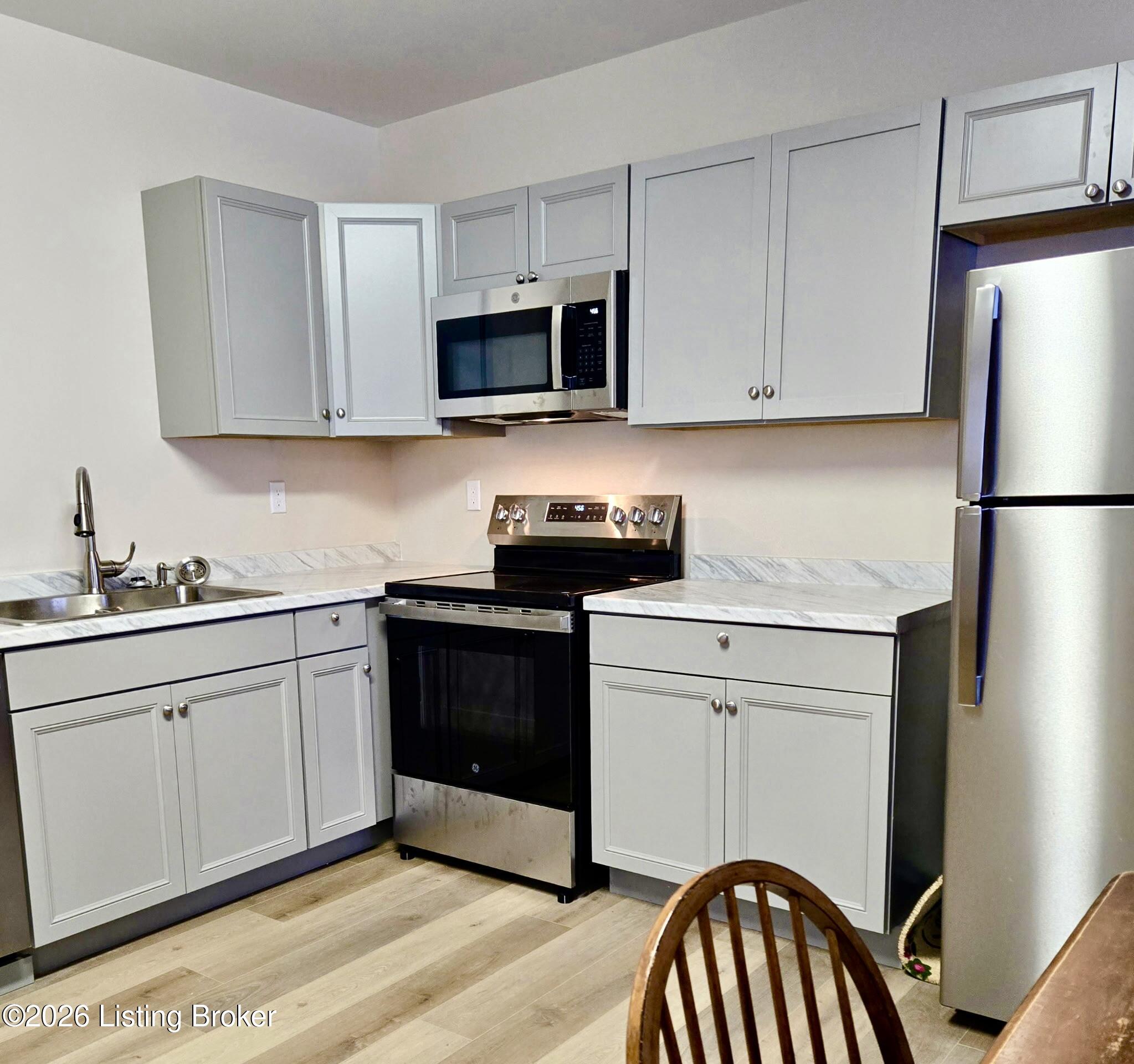2220 Griffiths Ave