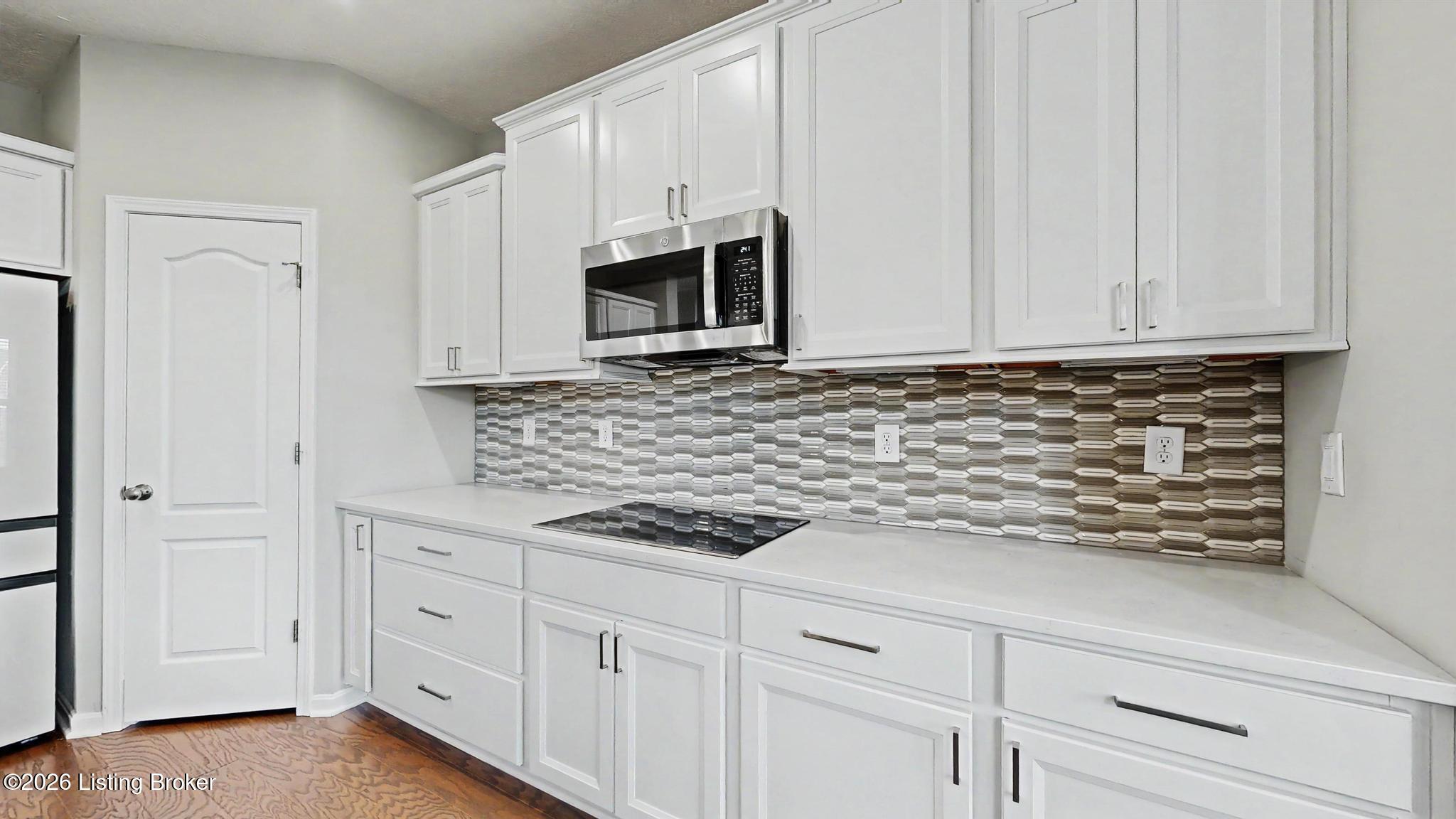 15802 Stonehouse Ct