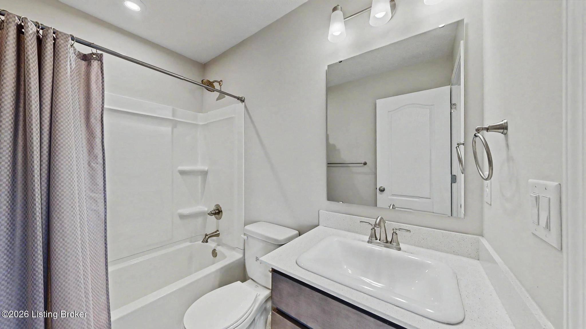 15802 Stonehouse Ct