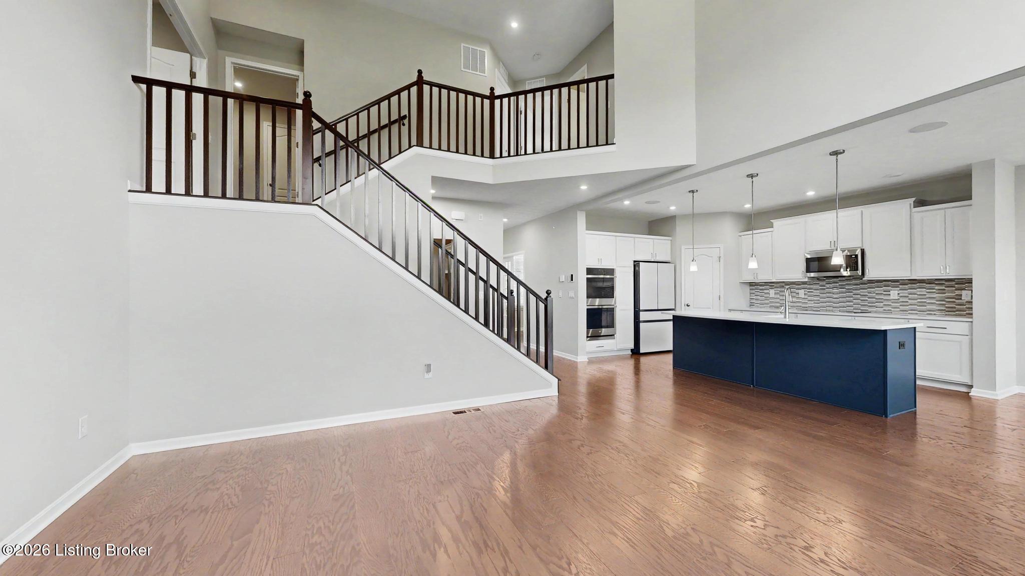 15802 Stonehouse Ct