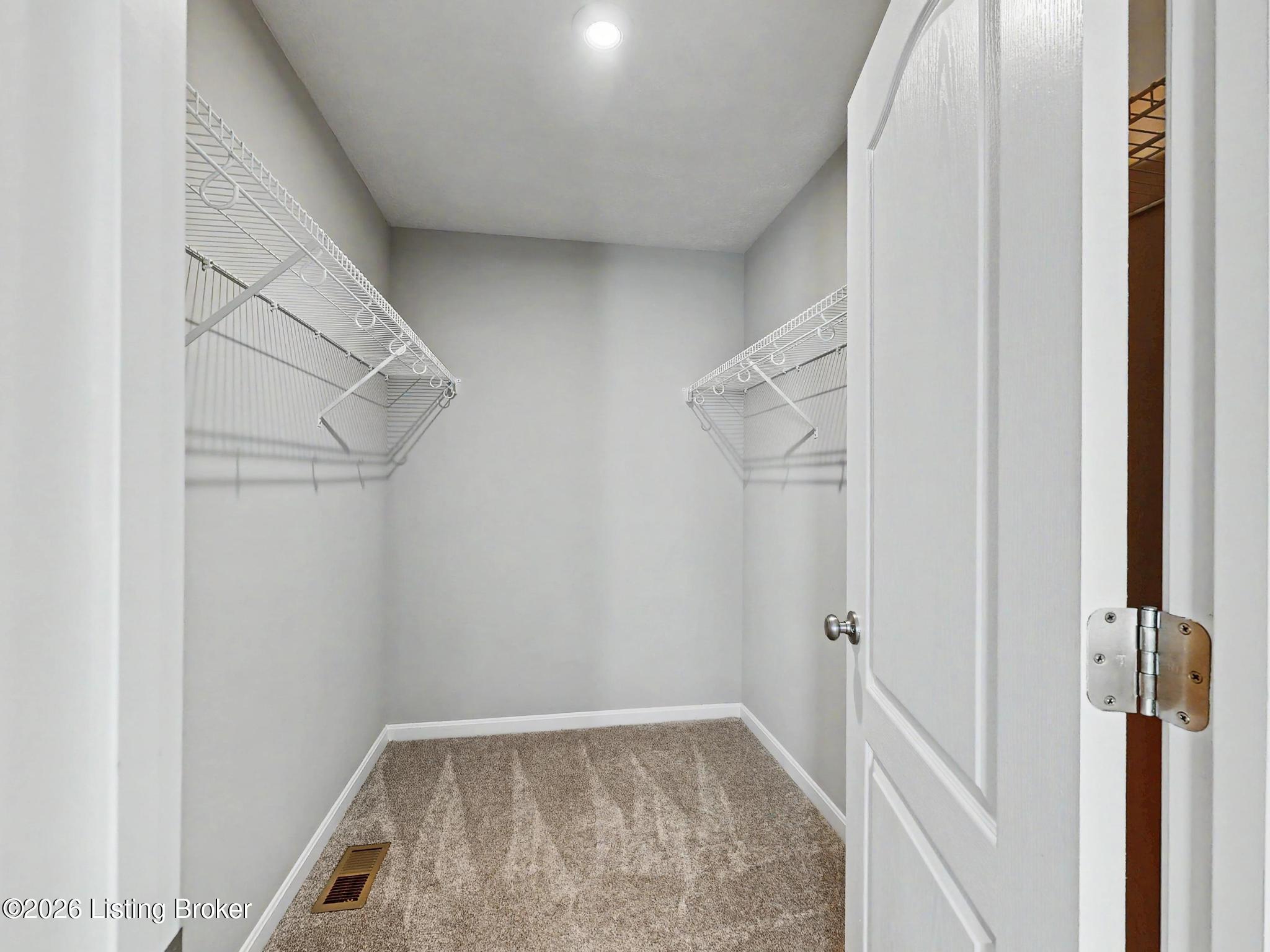 15802 Stonehouse Ct