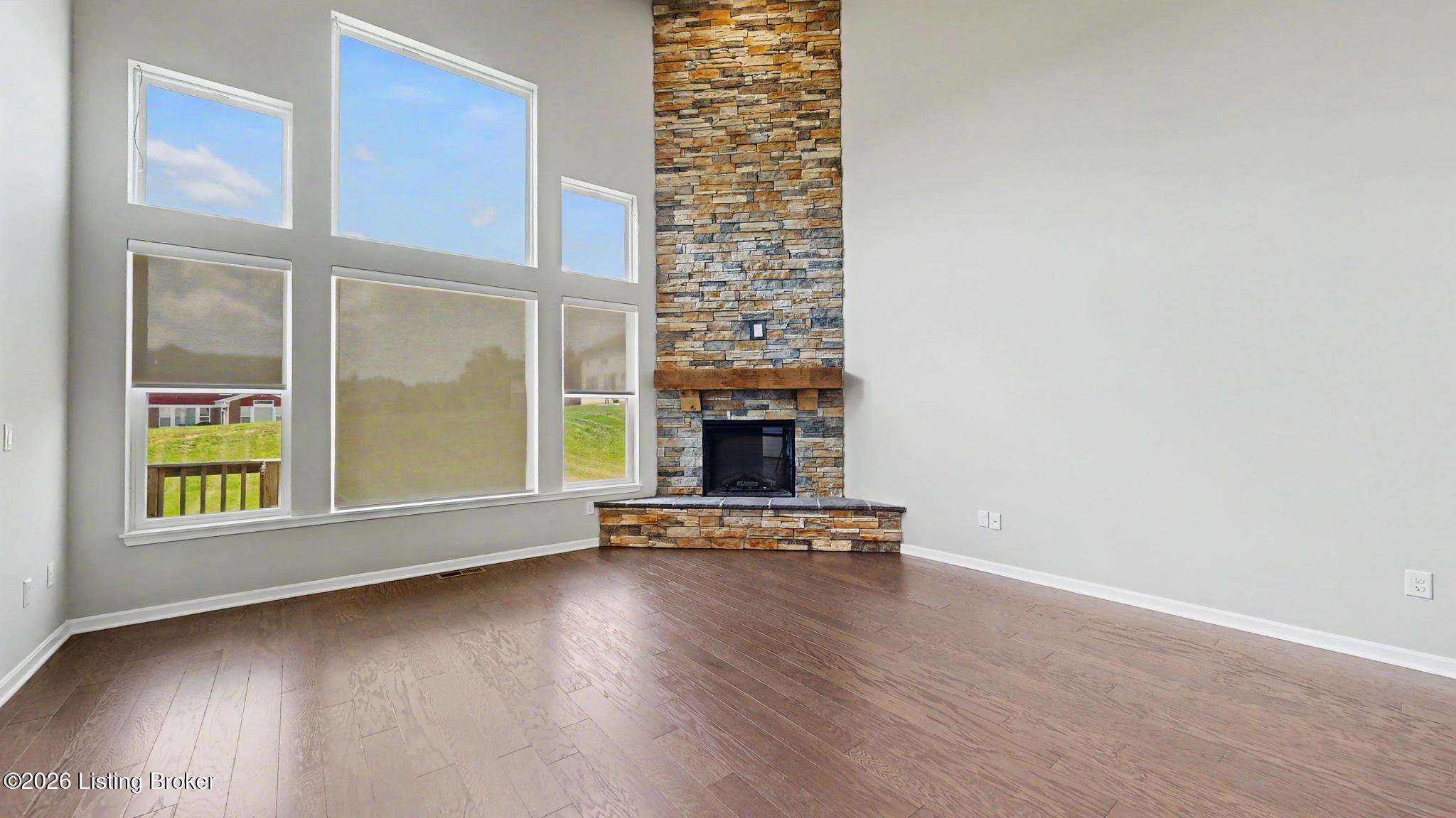 15802 Stonehouse Ct