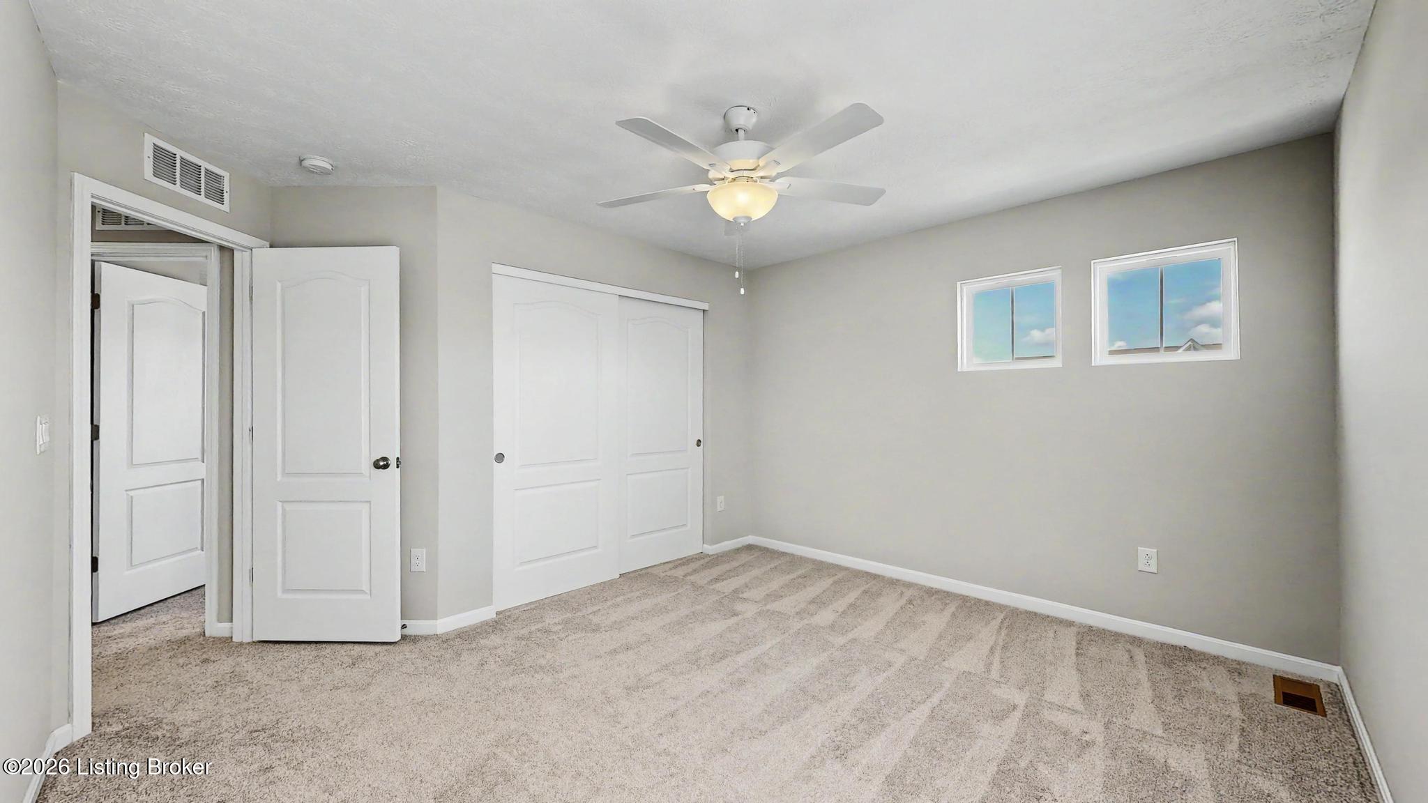 15802 Stonehouse Ct