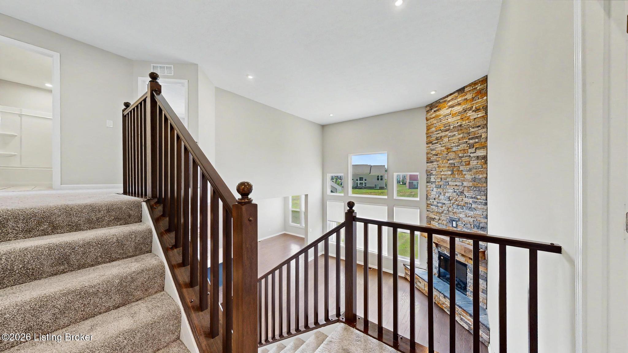 15802 Stonehouse Ct