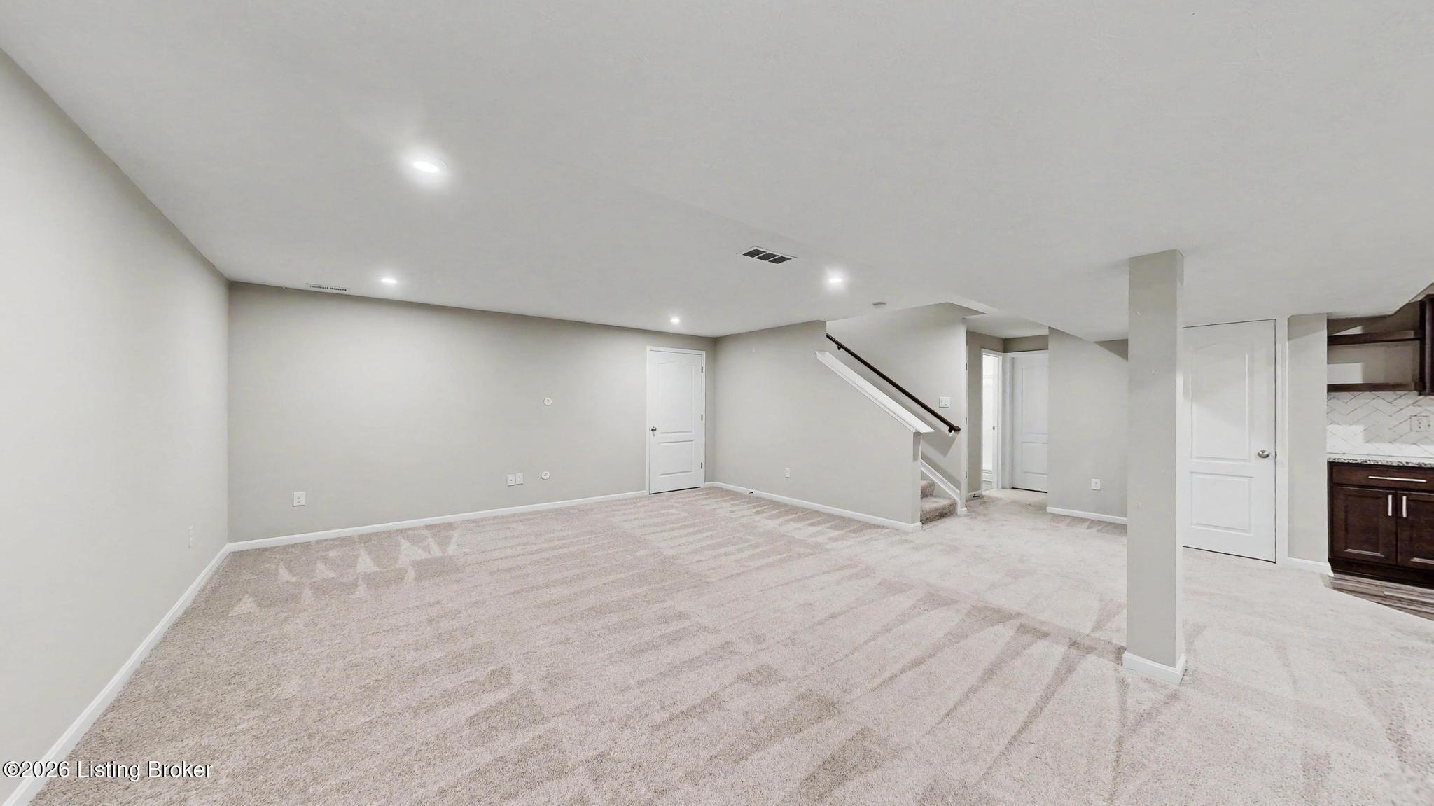15802 Stonehouse Ct