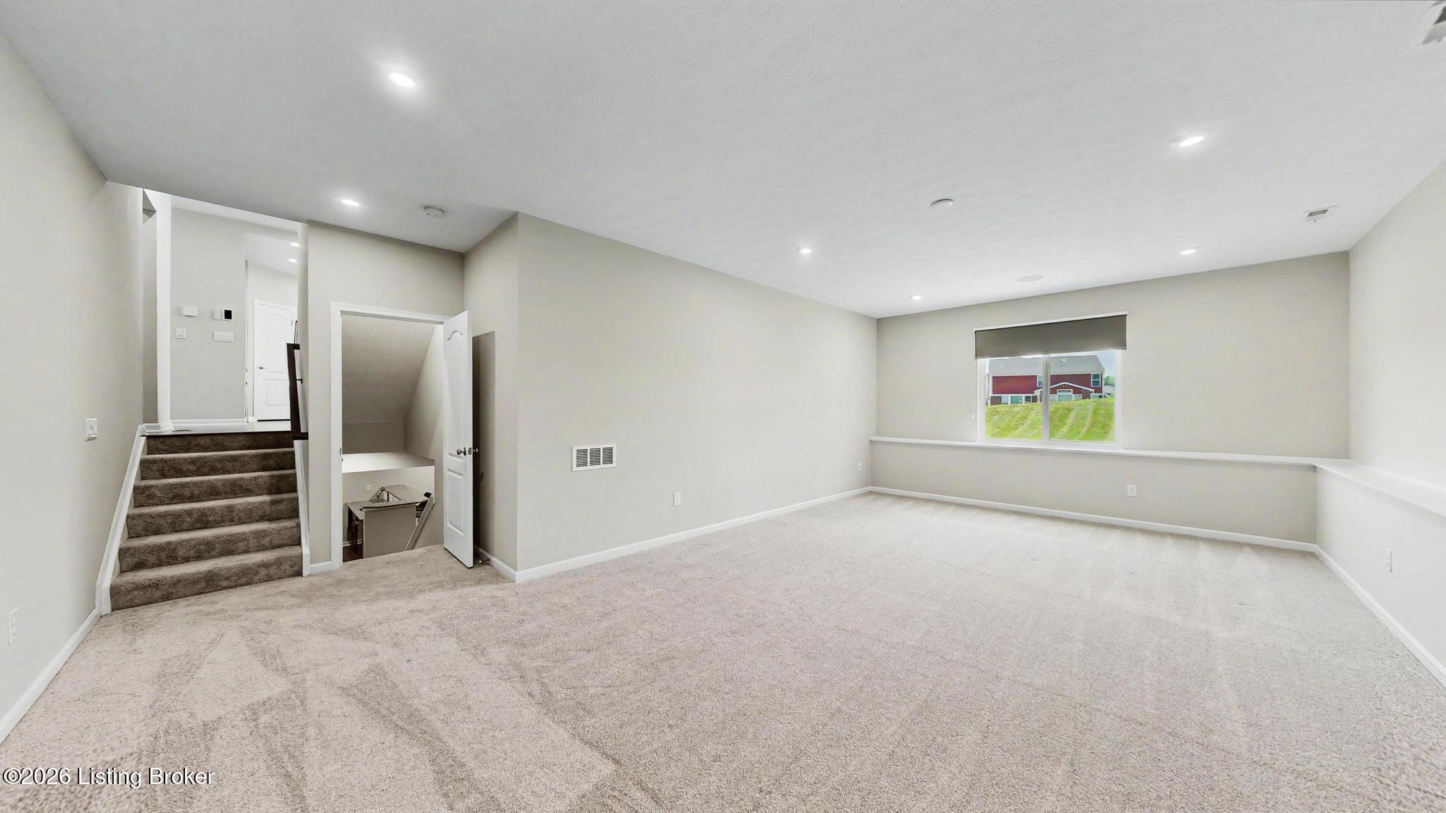 15802 Stonehouse Ct