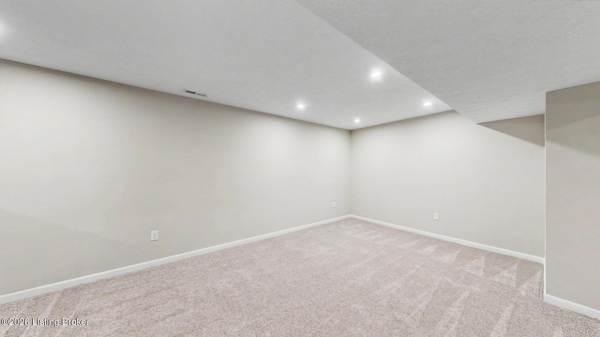 15802 Stonehouse Ct