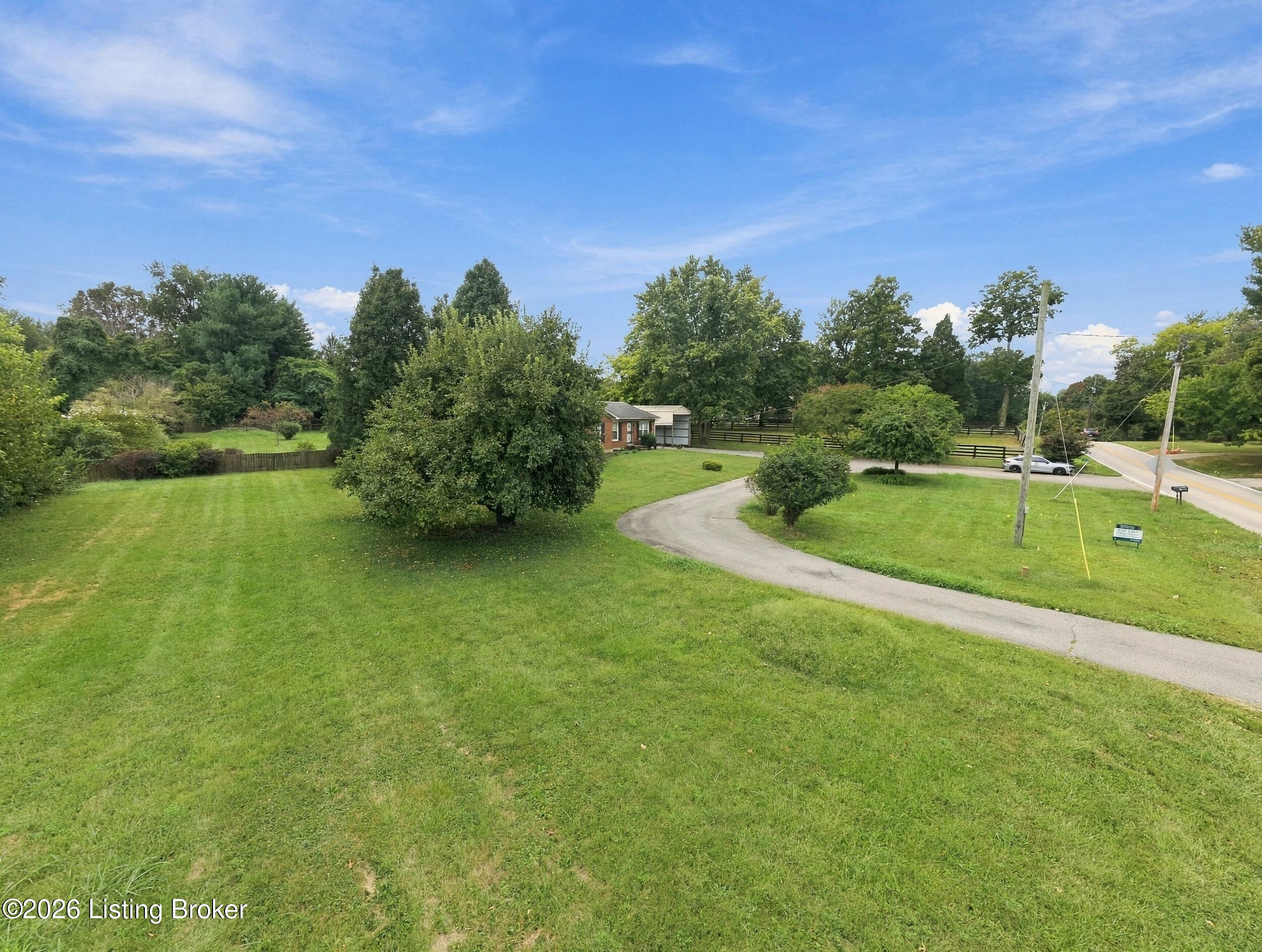 7804 E Manslick Rd
