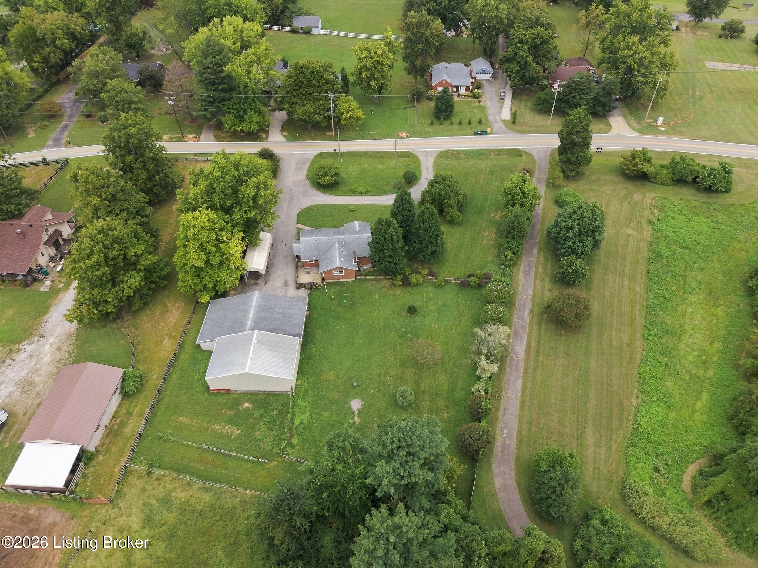 7804 E Manslick Rd