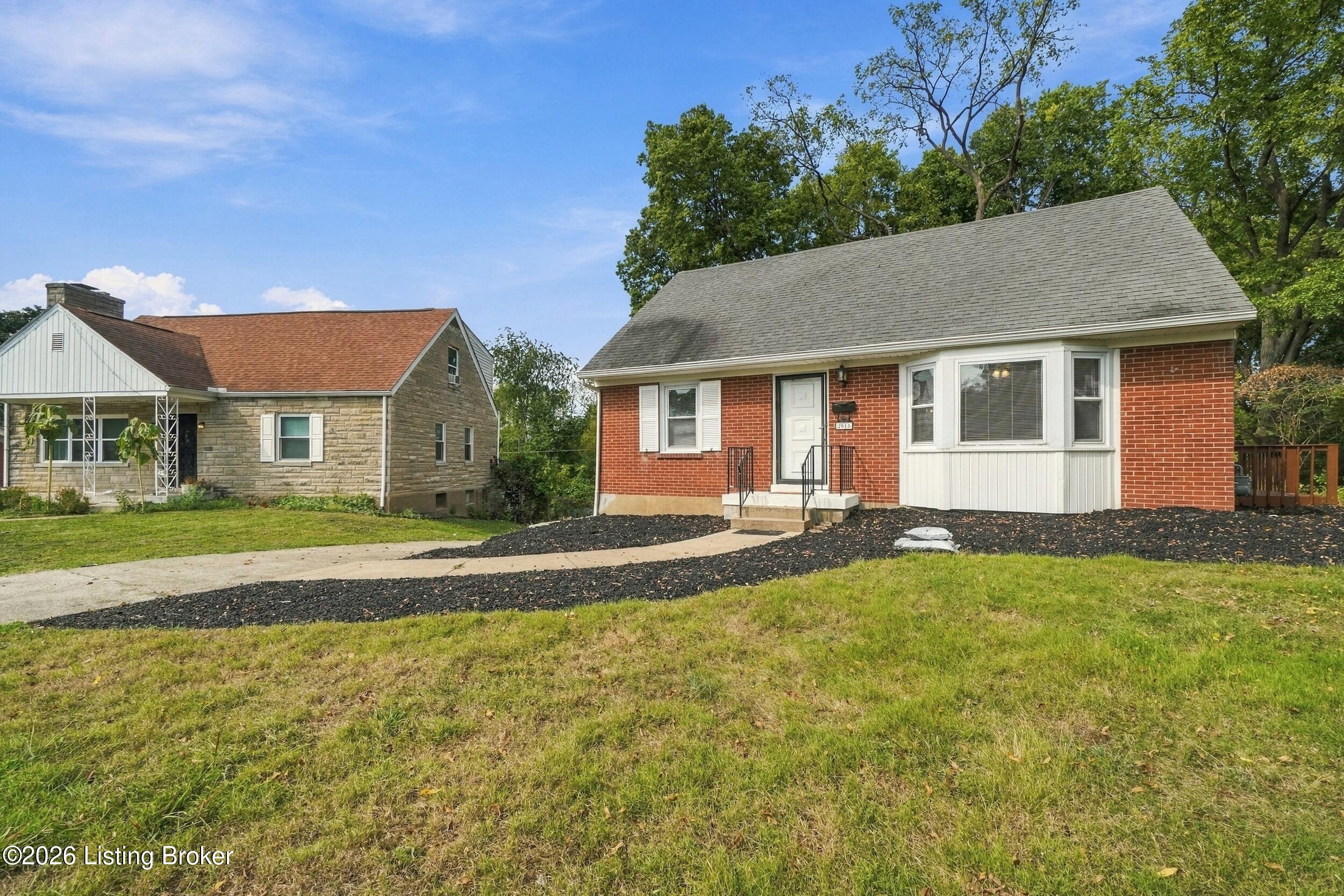 2015 Tyrone Dr
