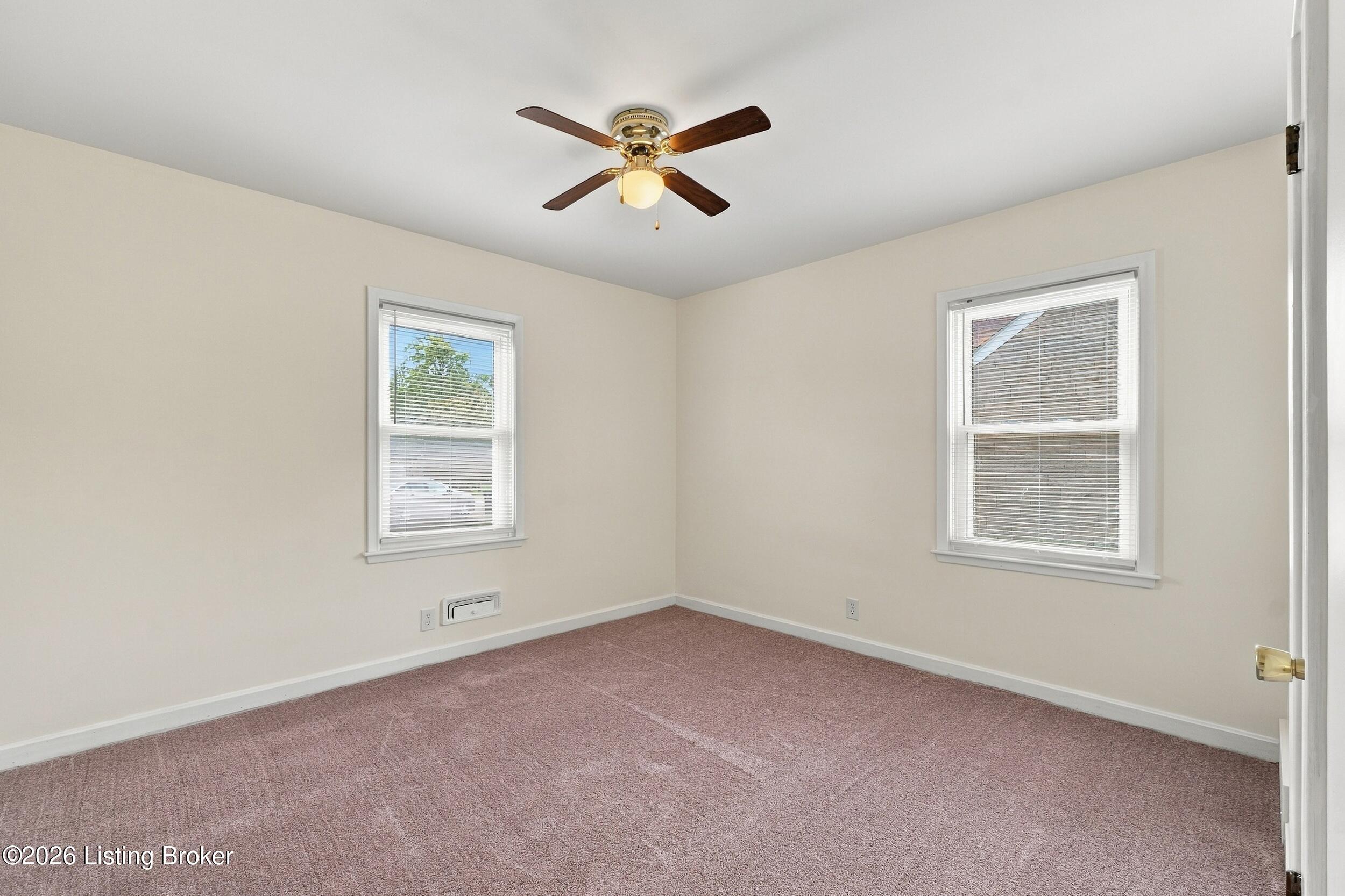 2015 Tyrone Dr