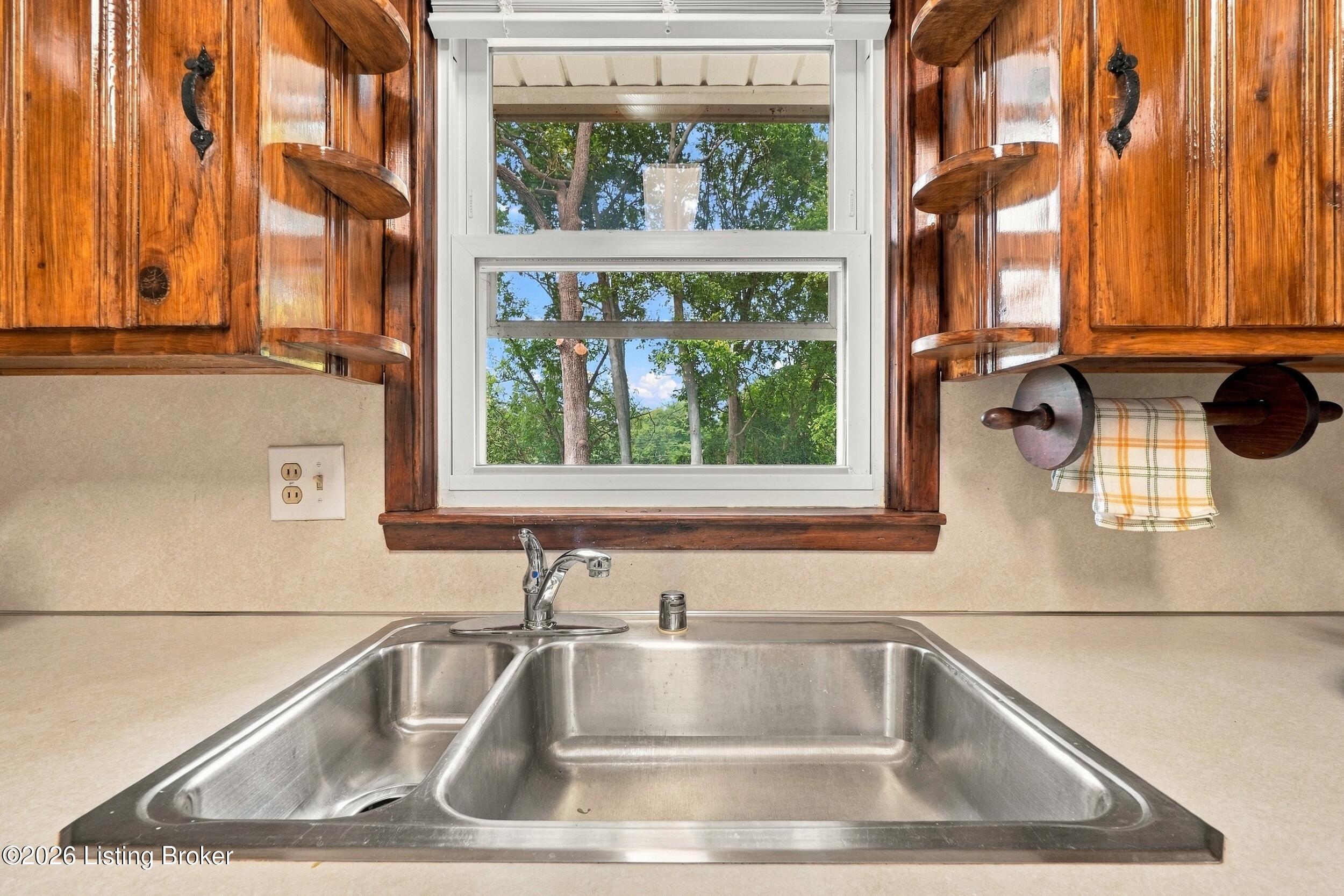2015 Tyrone Dr