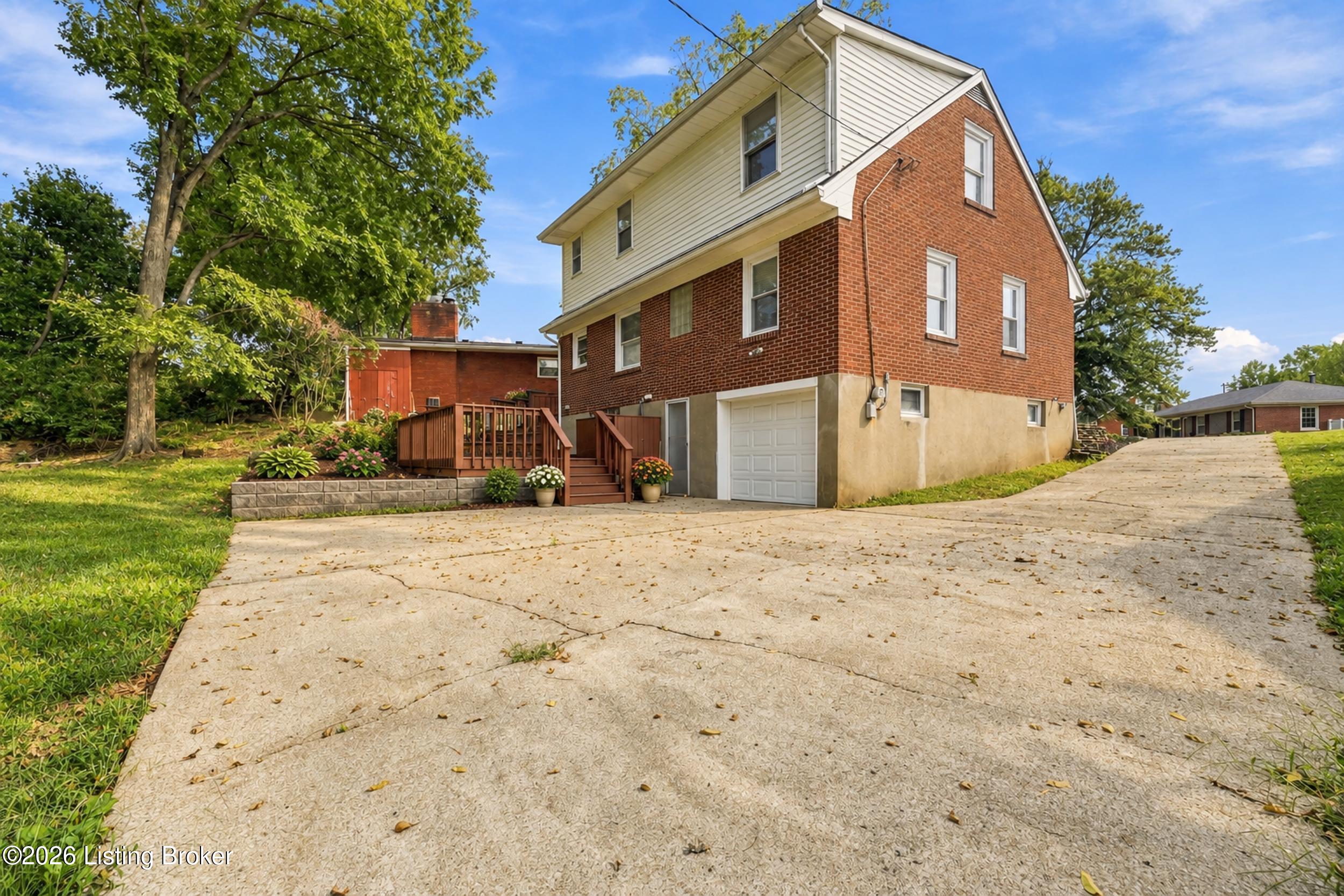 2015 Tyrone Dr