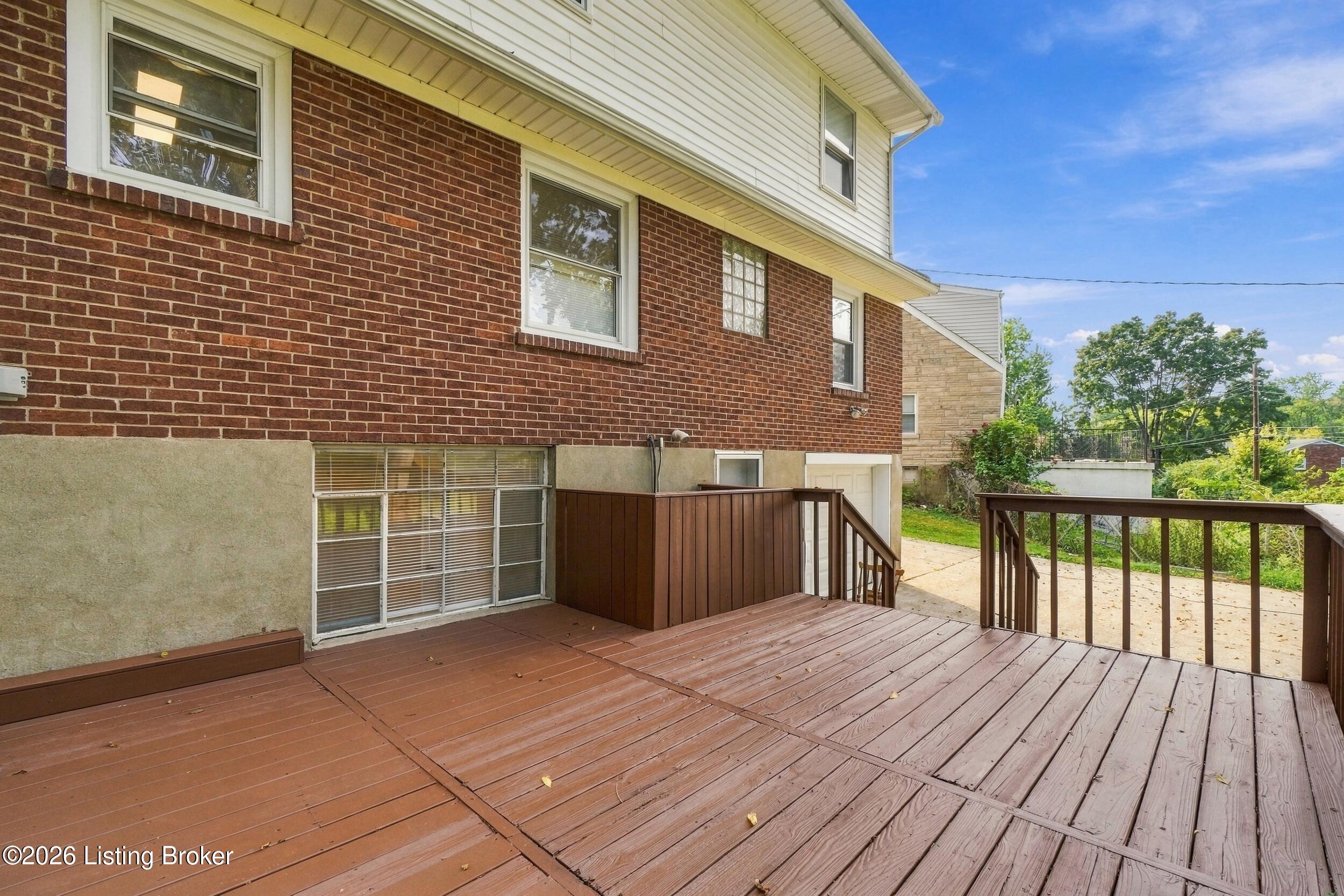 2015 Tyrone Dr