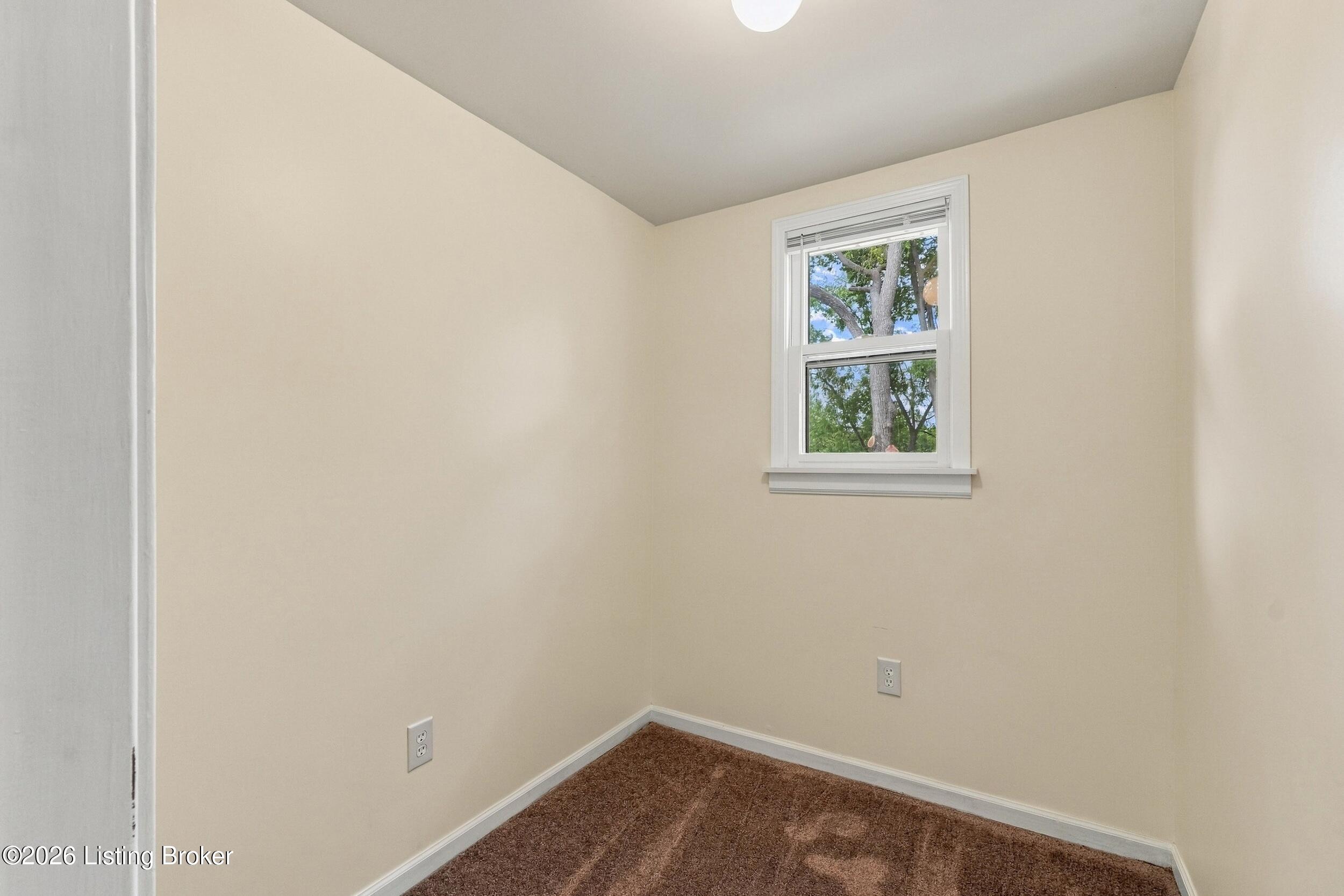 2015 Tyrone Dr