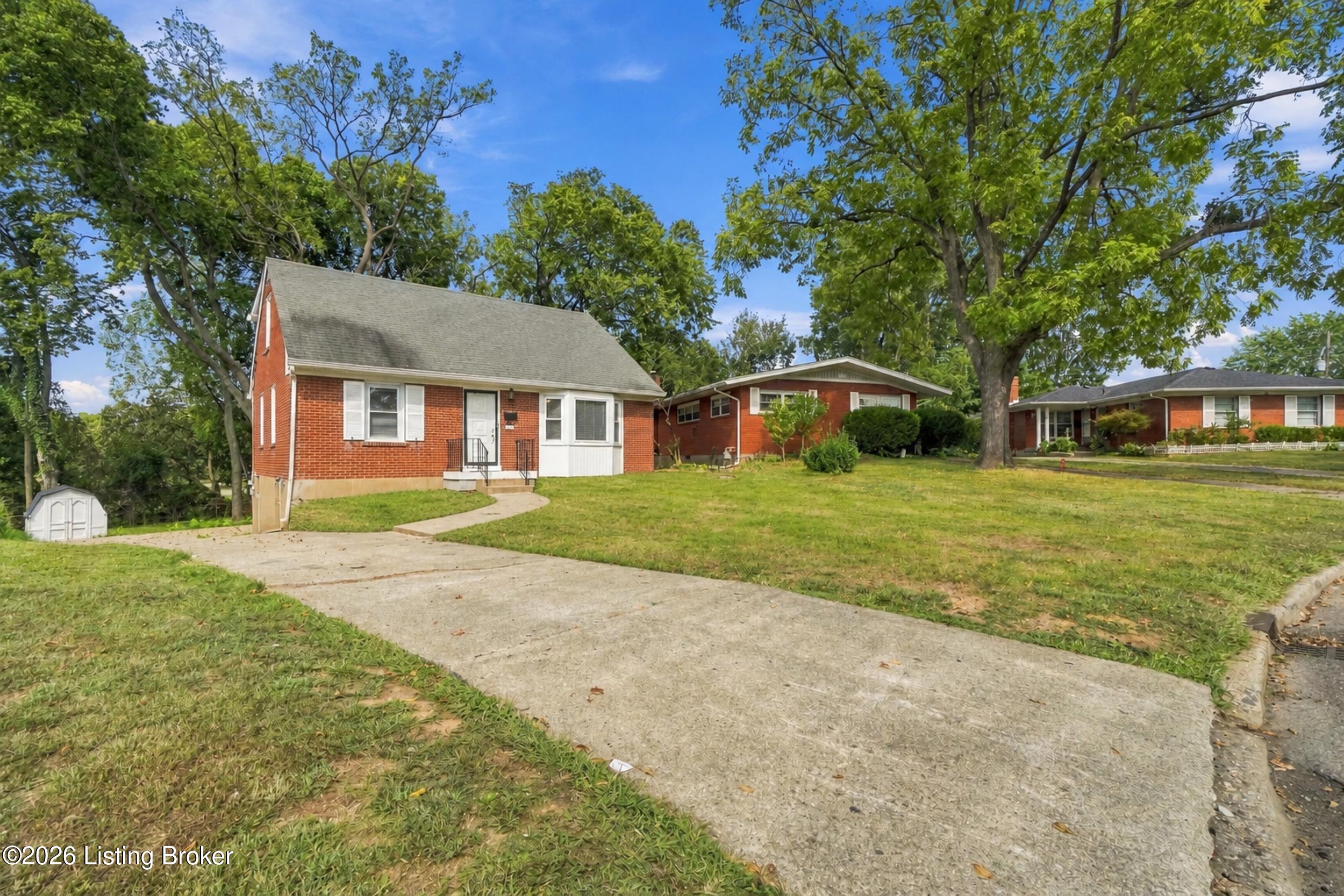 2015 Tyrone Dr