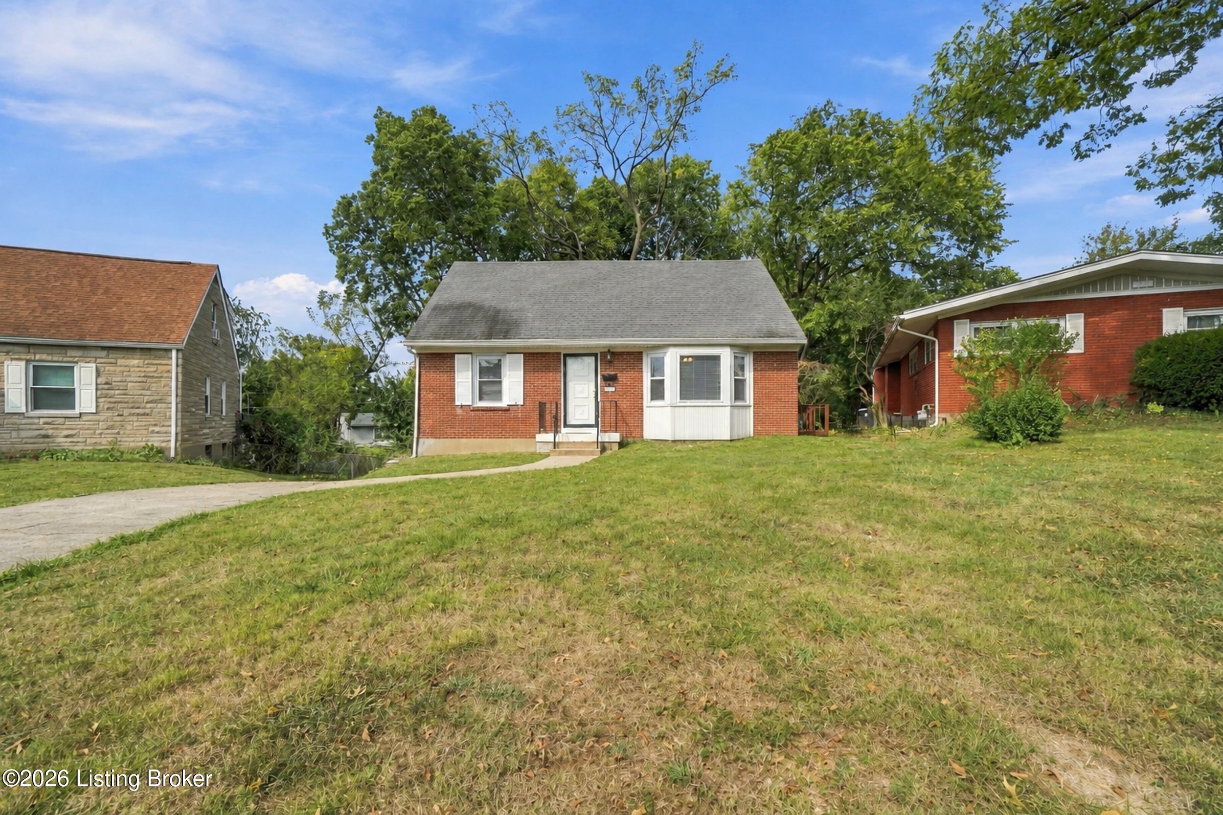 2015 Tyrone Dr