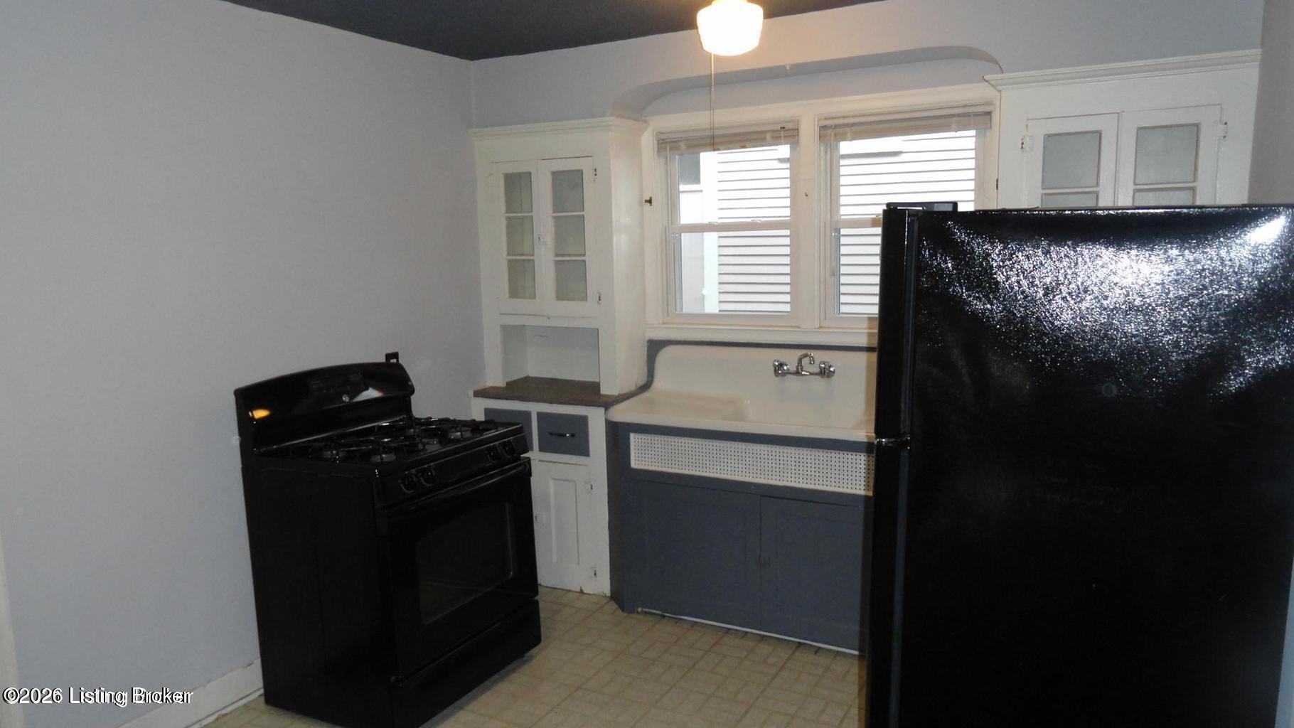 127 Kennedy Ave 2