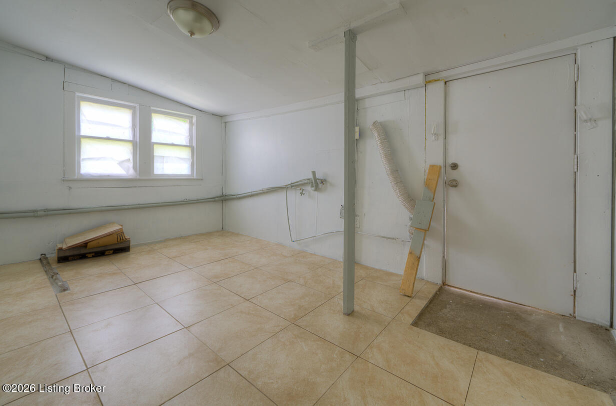 936 Brentwood Ave