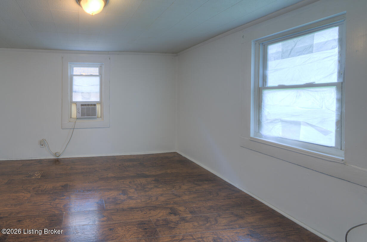 936 Brentwood Ave
