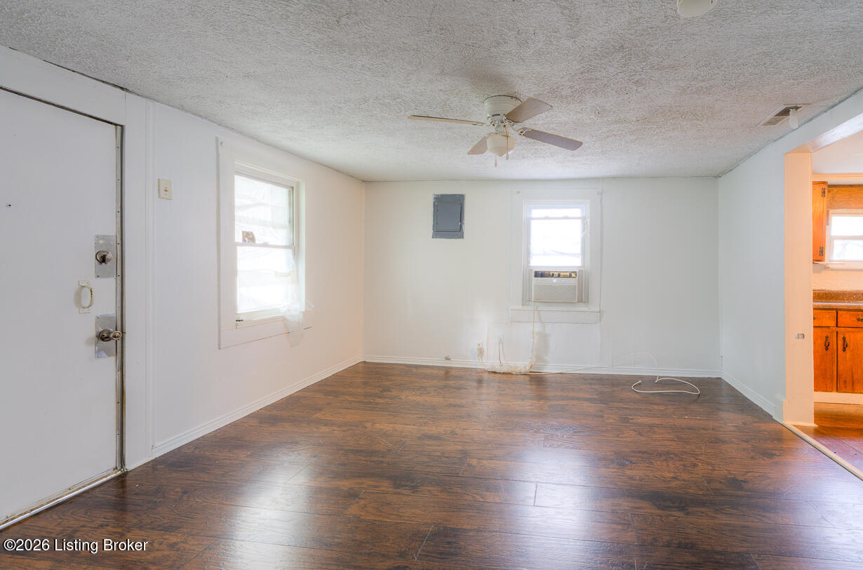 936 Brentwood Ave