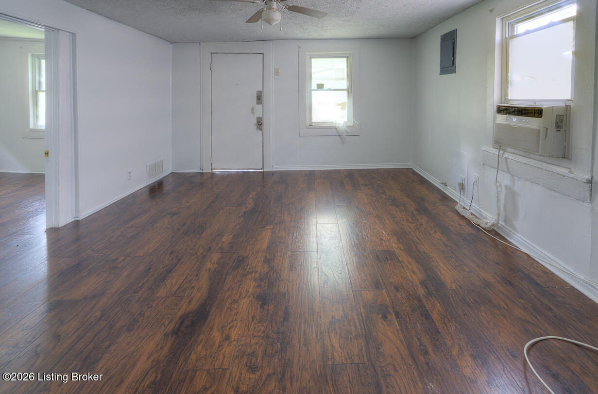 936 Brentwood Ave