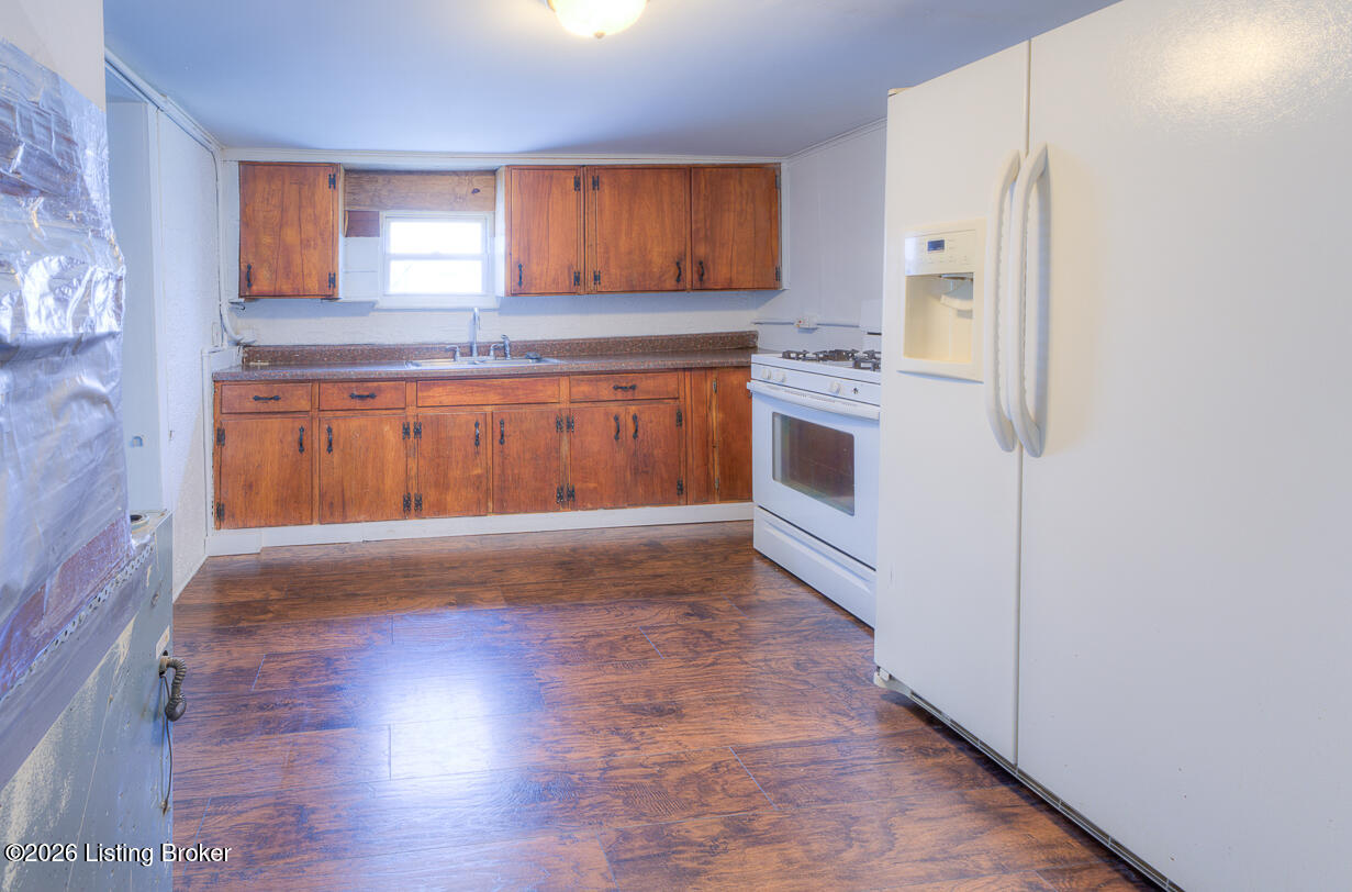 936 Brentwood Ave
