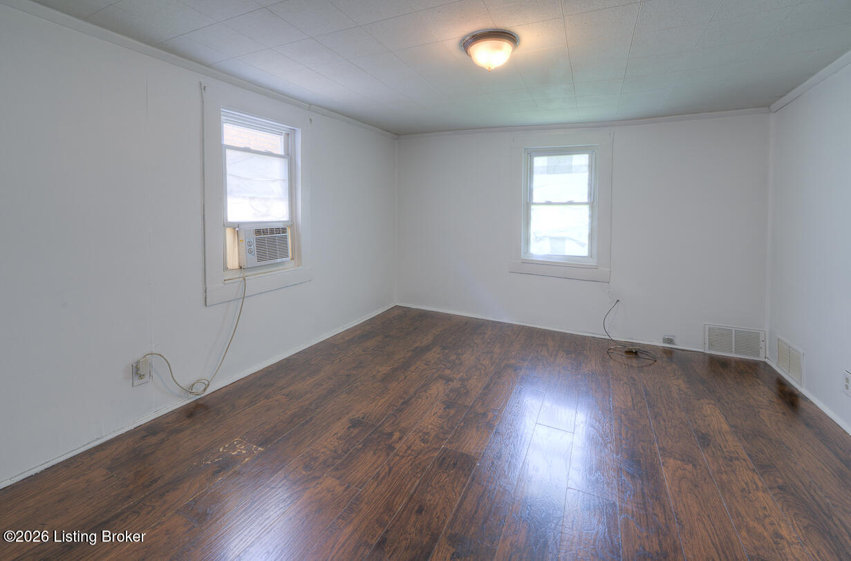 936 Brentwood Ave