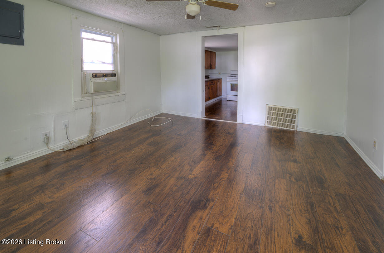 936 Brentwood Ave