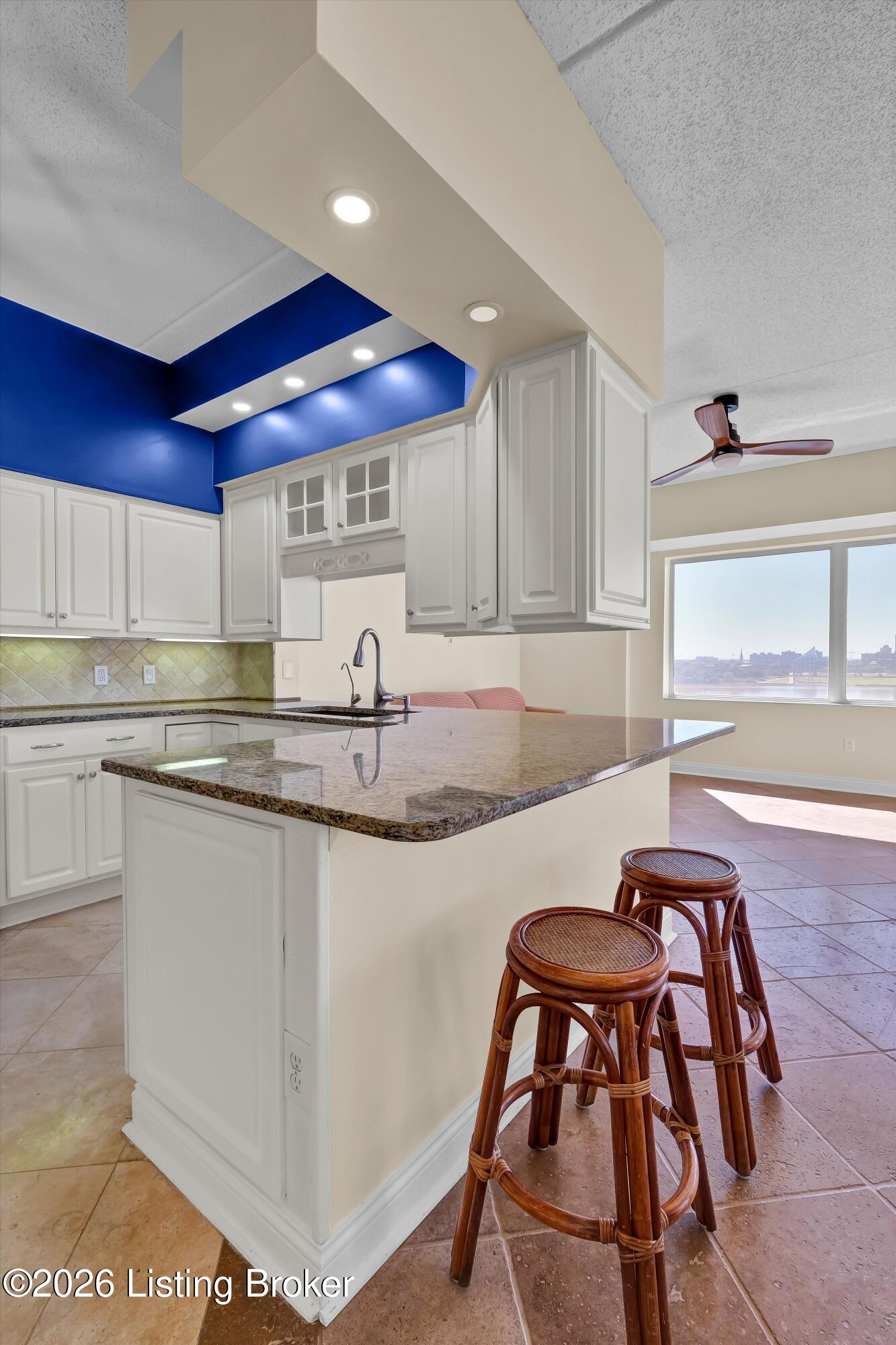 1 Riverpointe Plaza 701