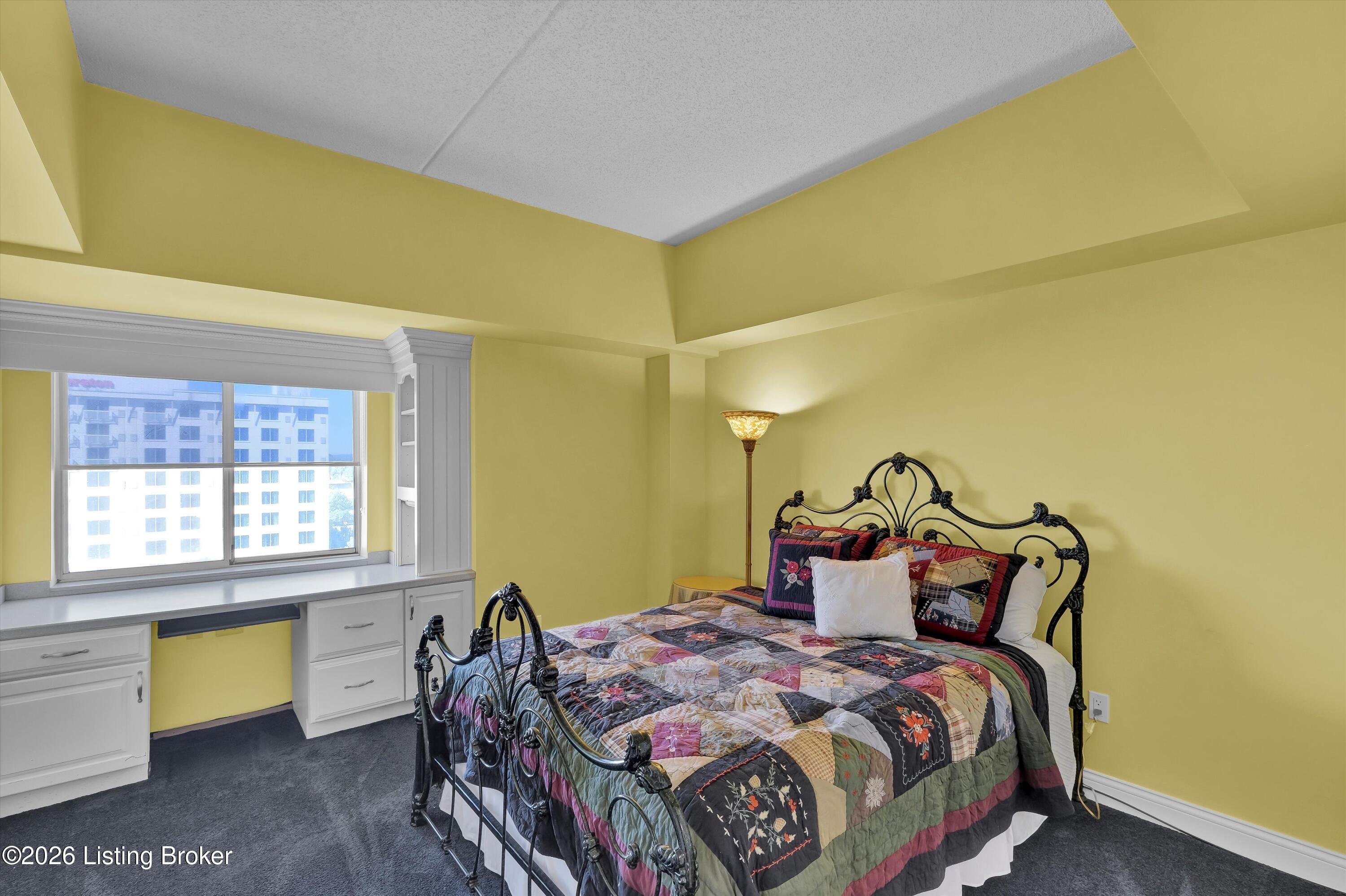 1 Riverpointe Plaza 701
