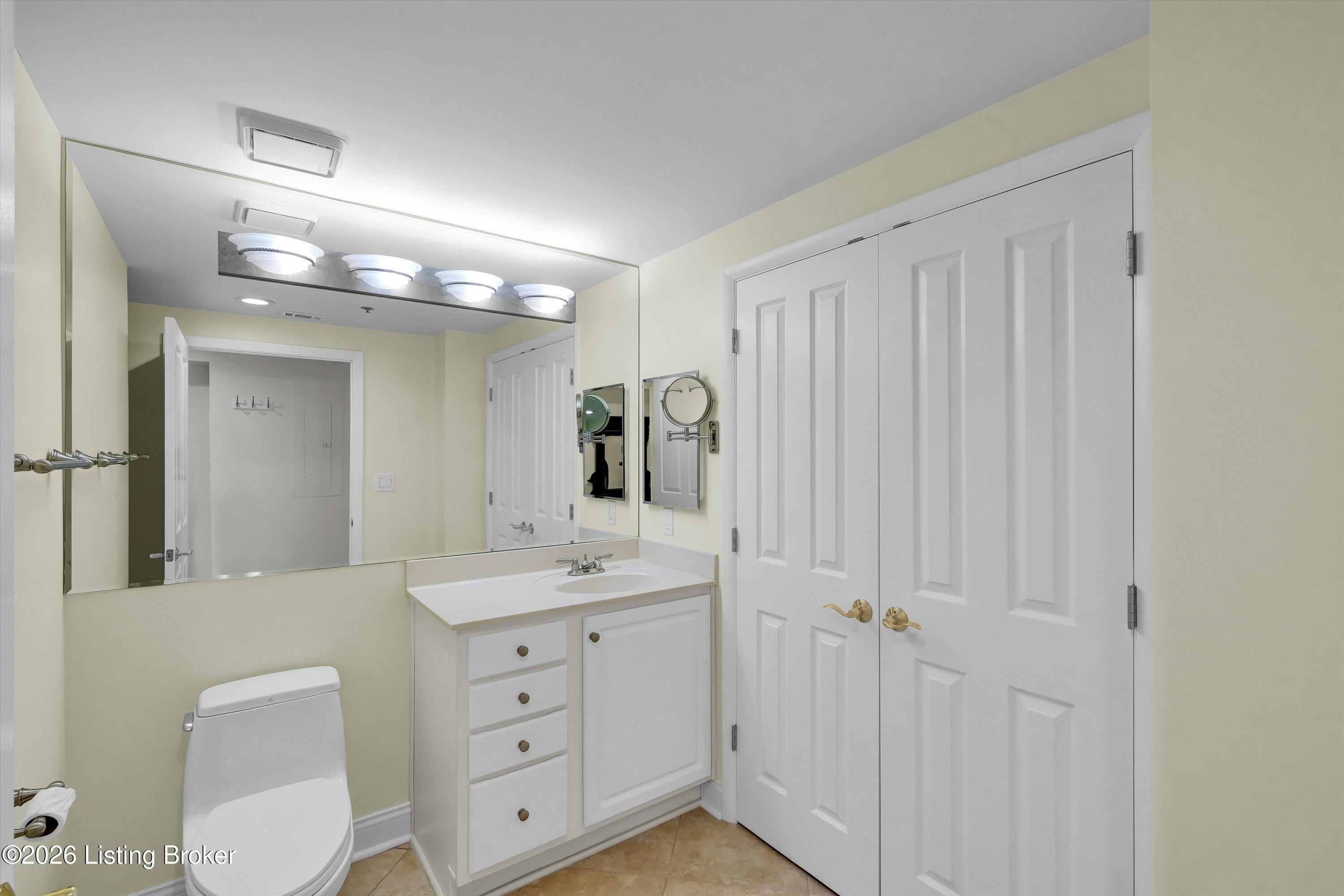 1 Riverpointe Plaza 701