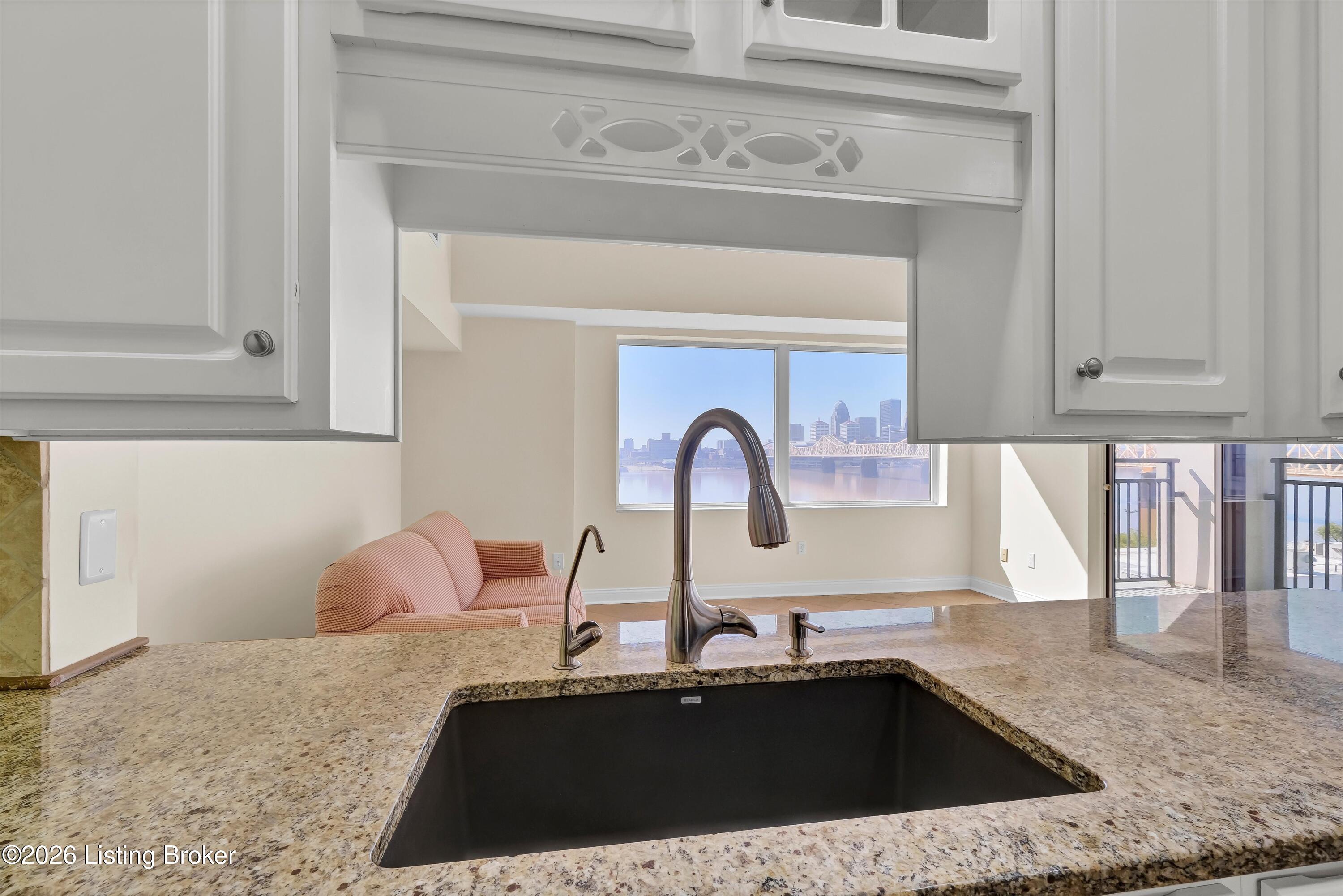 1 Riverpointe Plaza 701