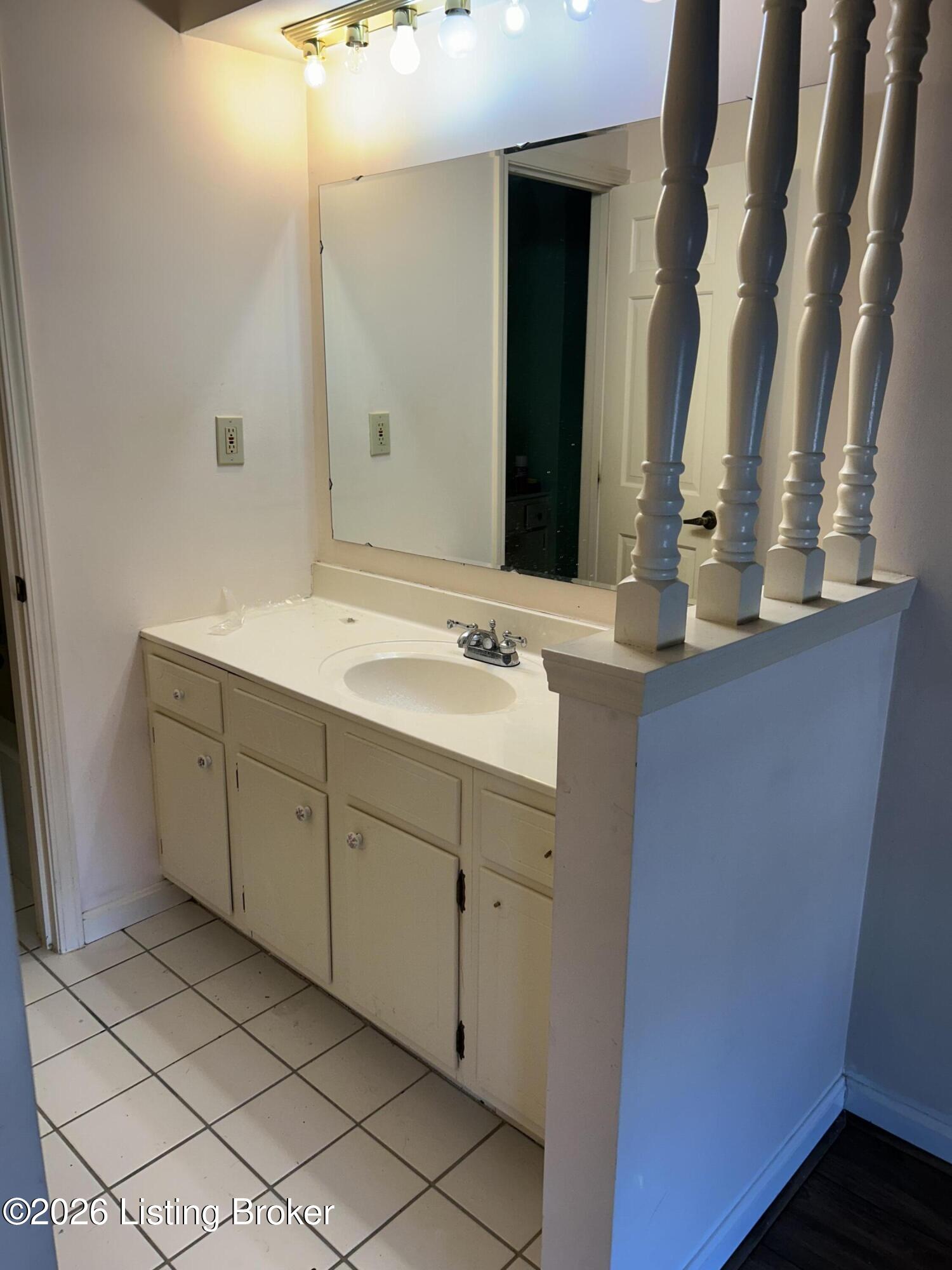 10605 Sycamore Trail