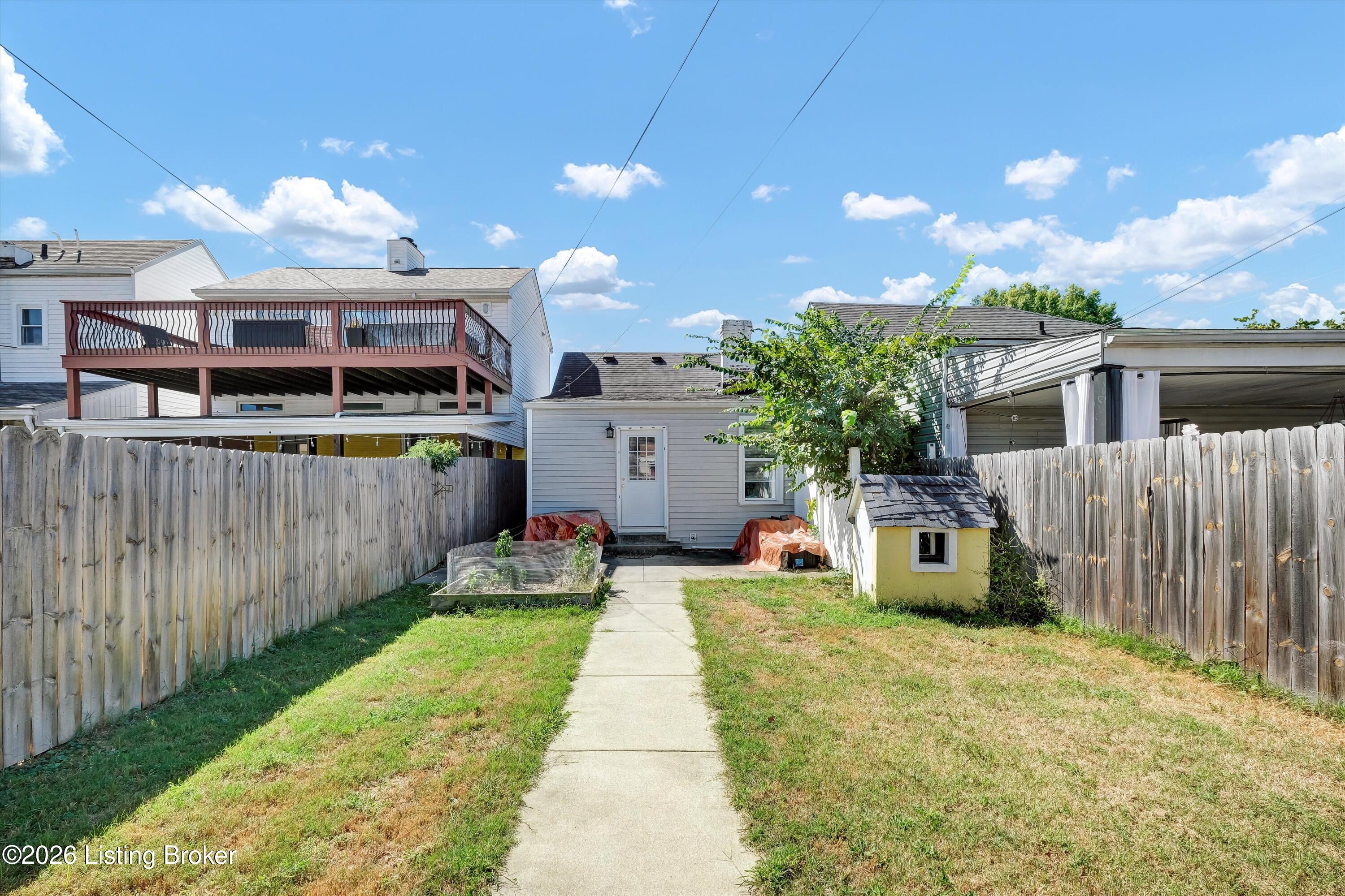 1103 Milton St