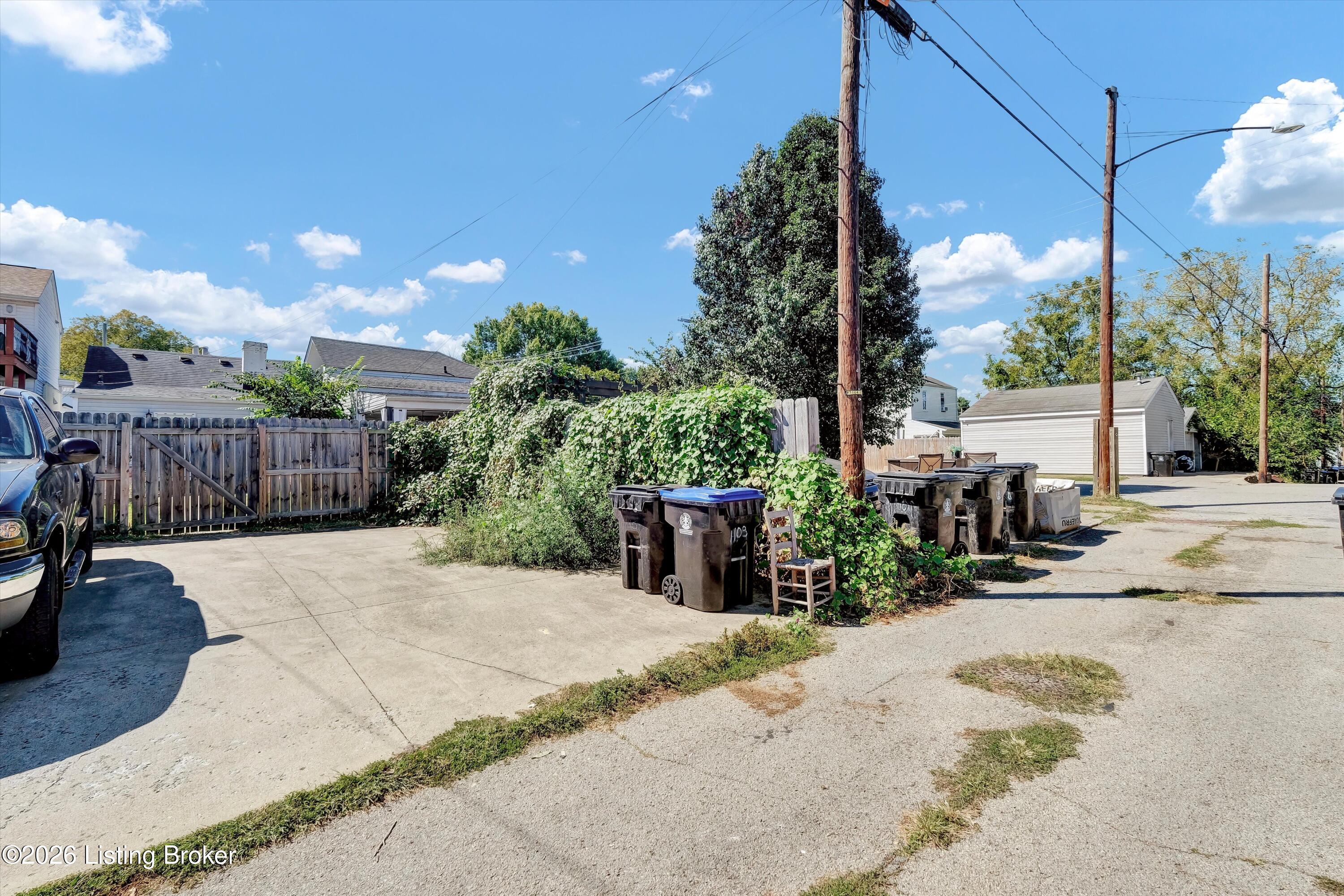 1103 Milton St