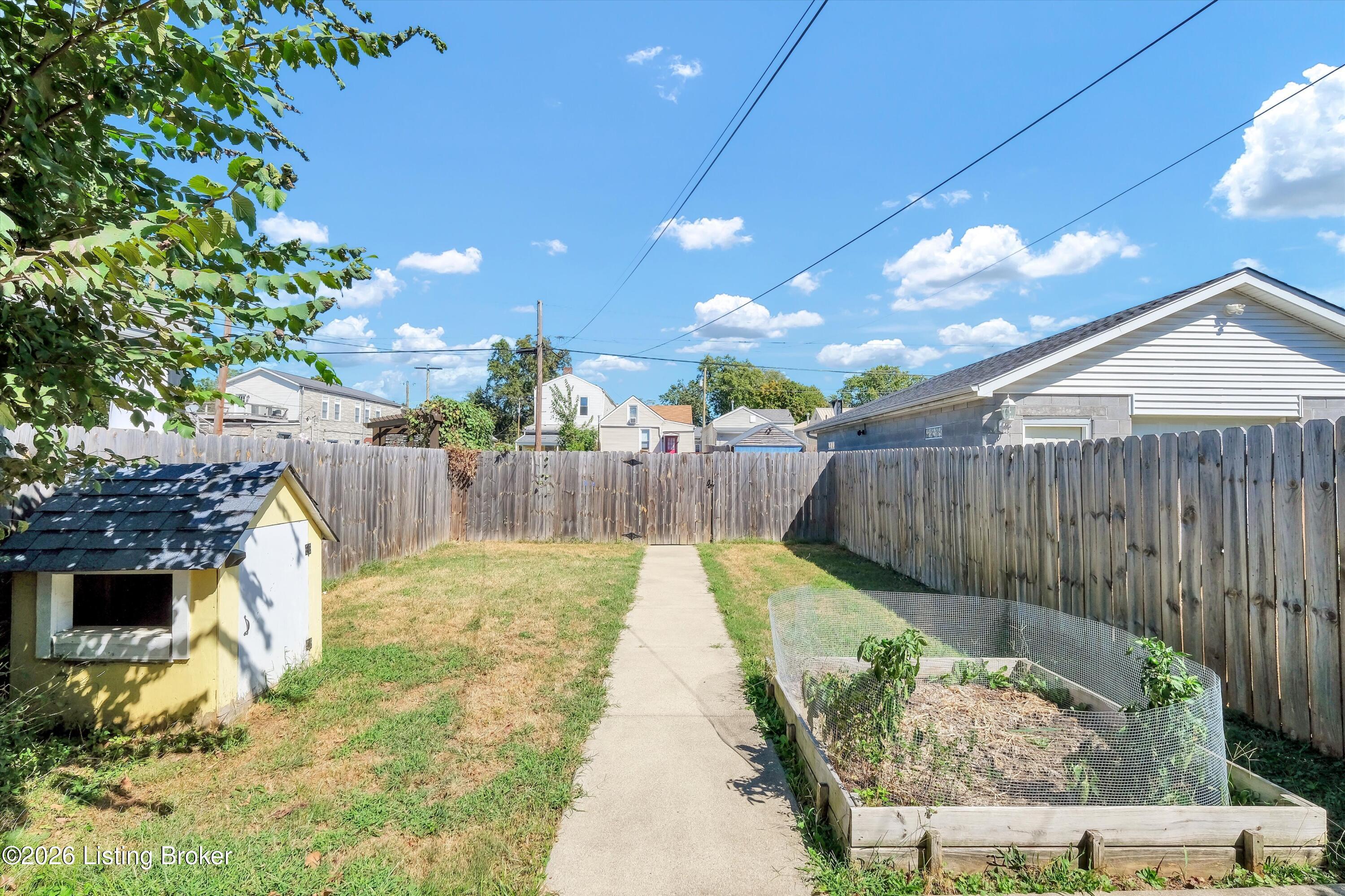 1103 Milton St